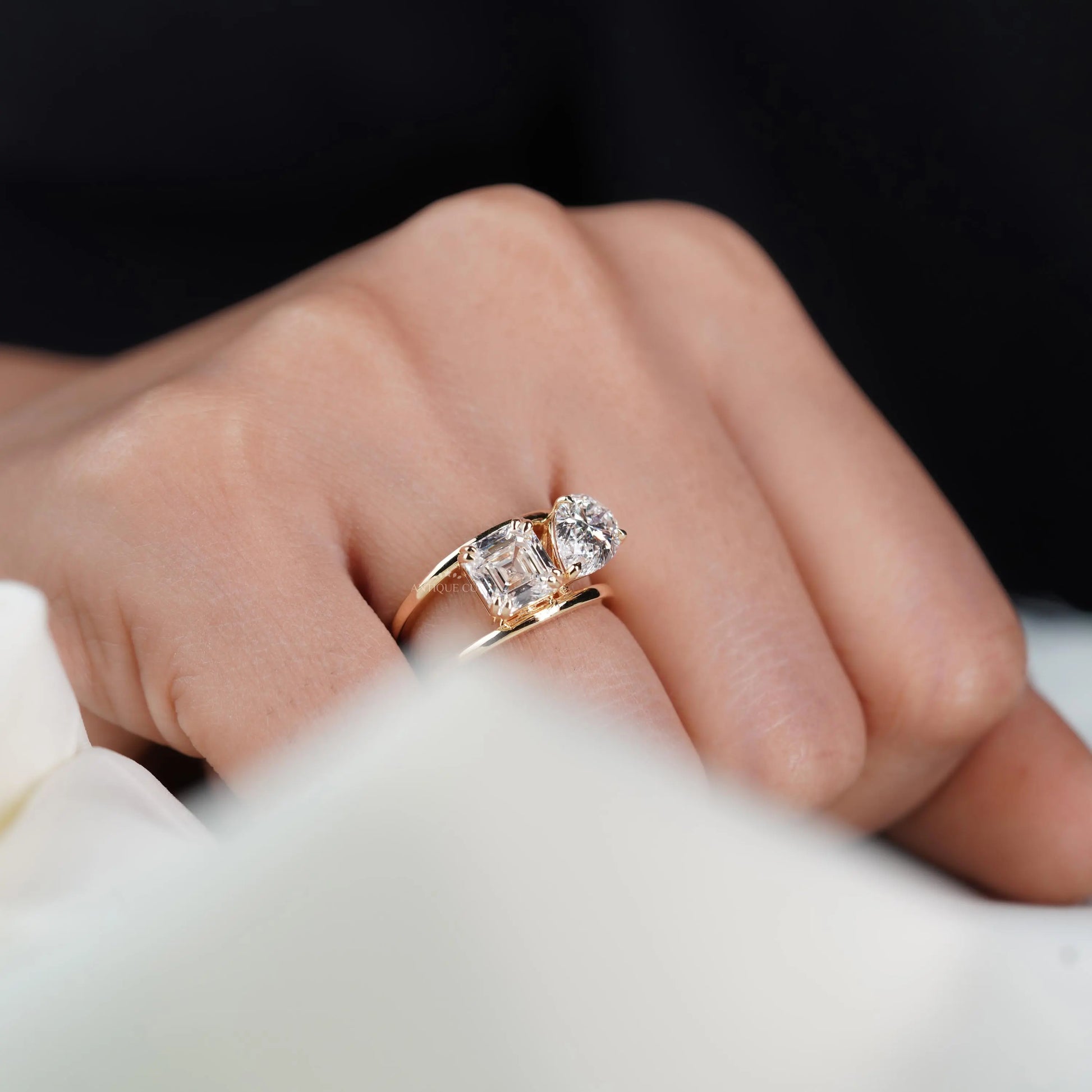 Fine jewelry two stone diamond ring