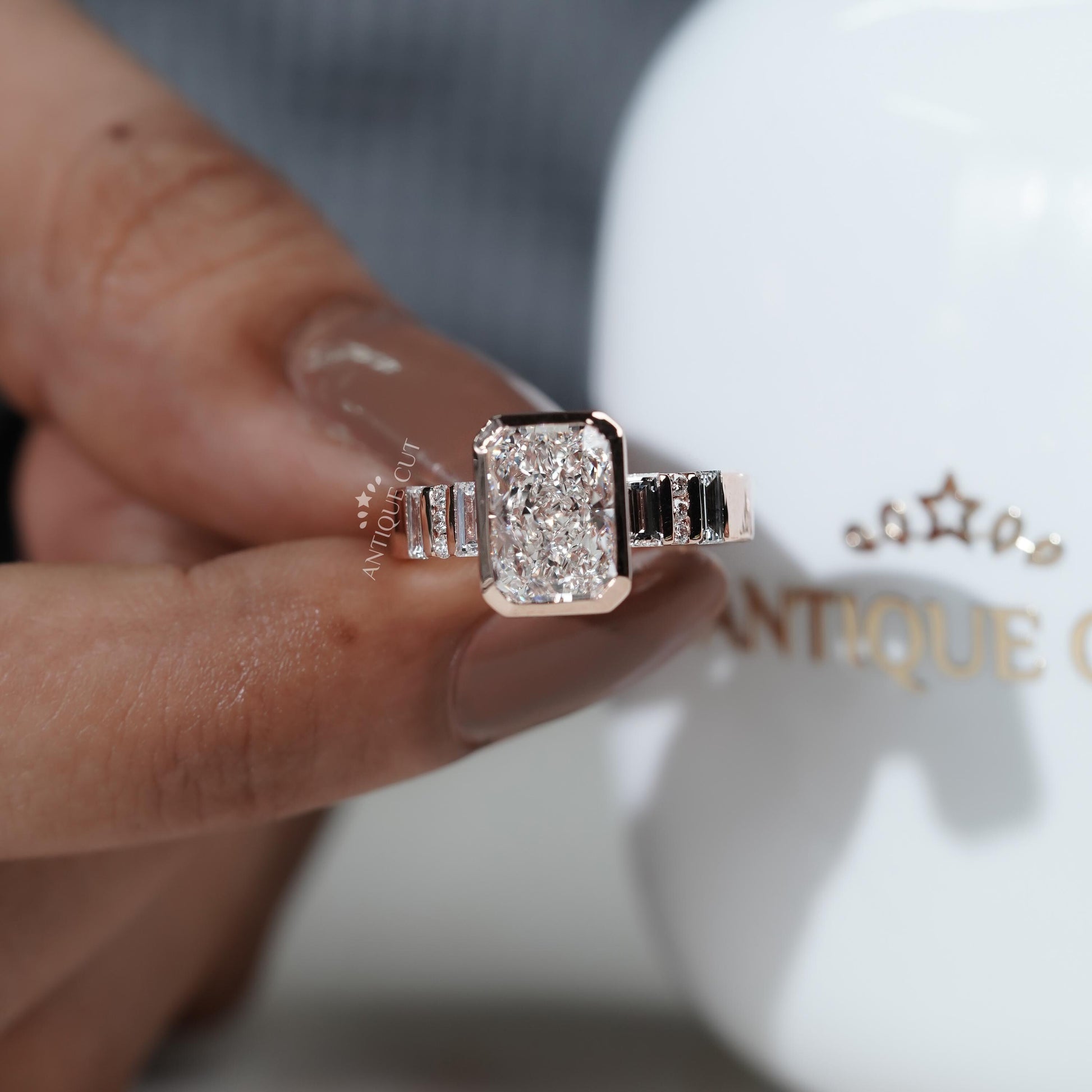 Ring with small accent round and  Baguette diamonds
