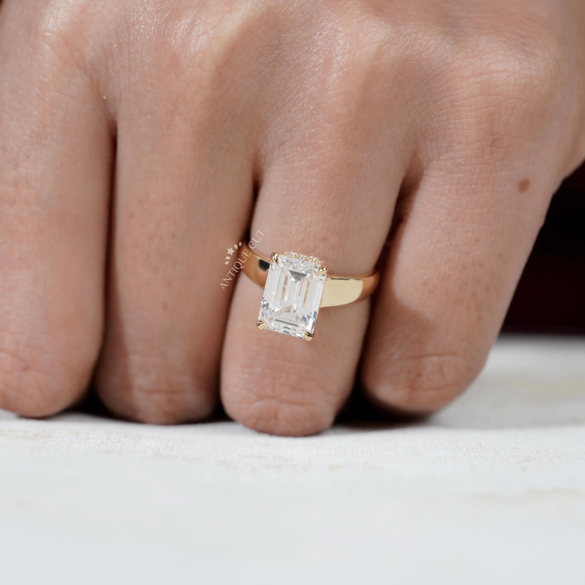 Sustainable lab grown diamond engagement ring