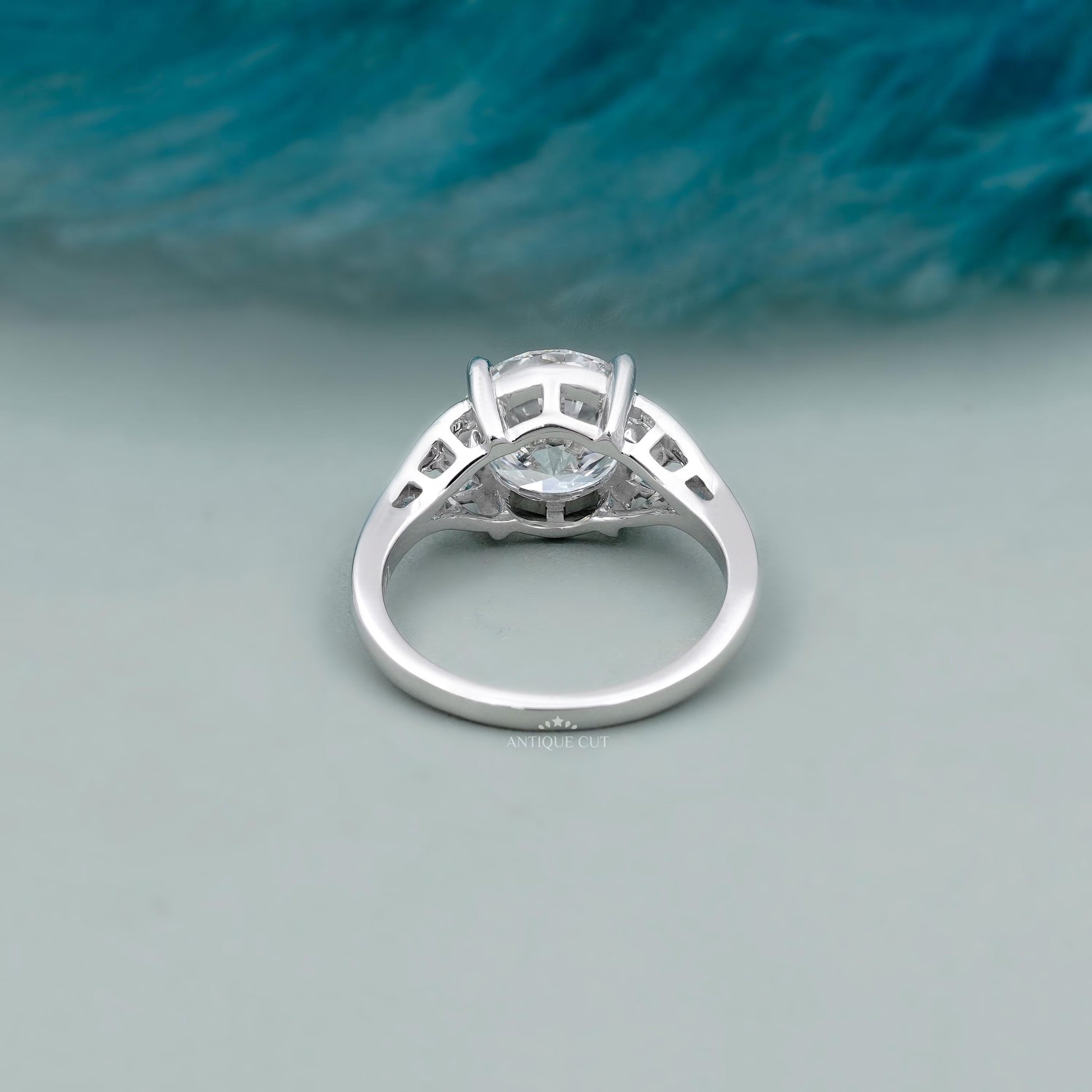 Elegant white gold round cut diamond ring