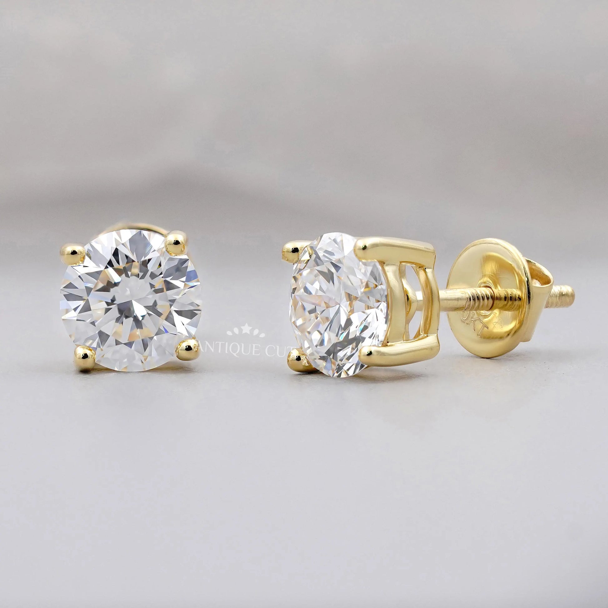 Round Diamond Stud Earrings with 4 prong setting