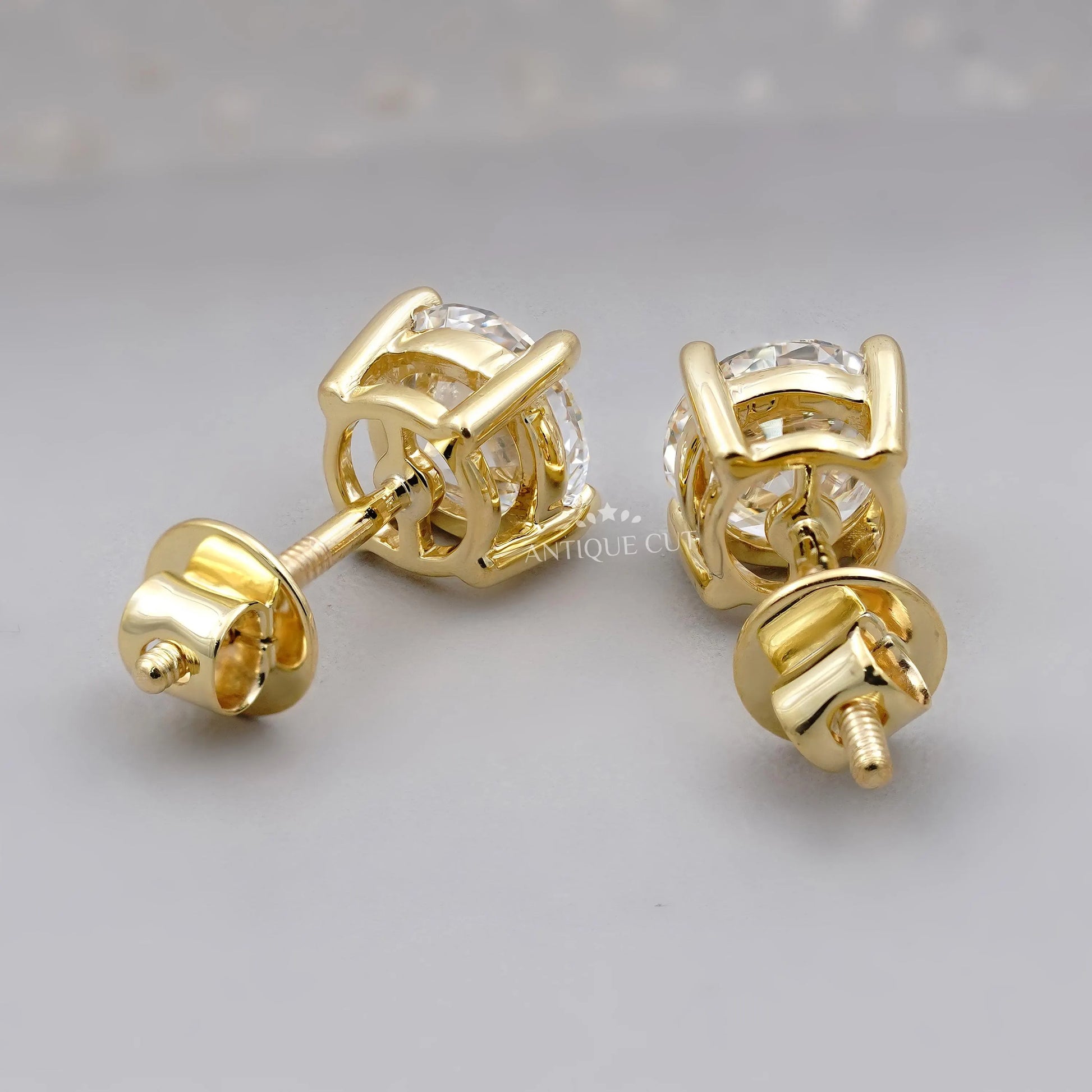 Earrings for Women in yellow gold