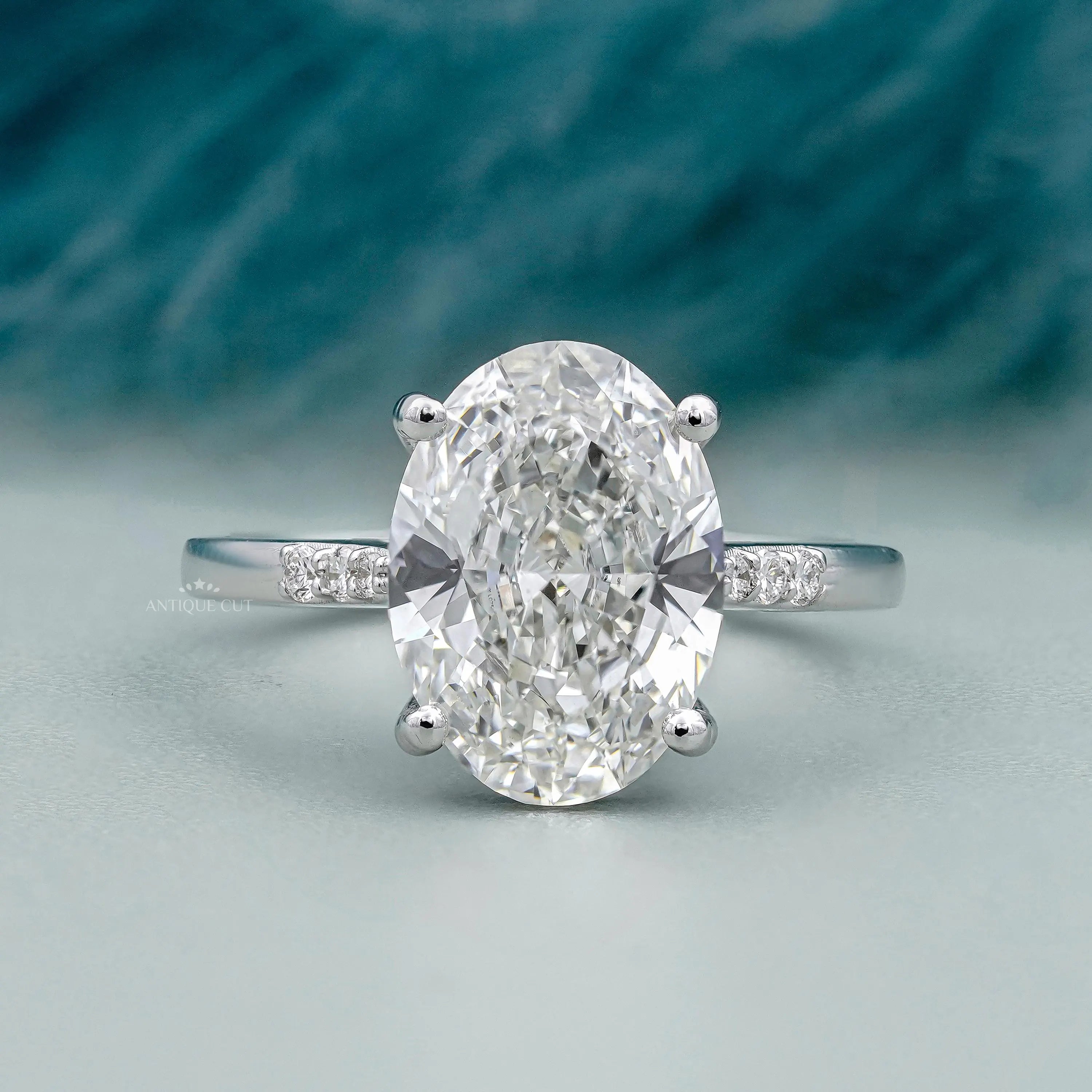 Oval Cut Diamond Engagement Ring | Prong Set 