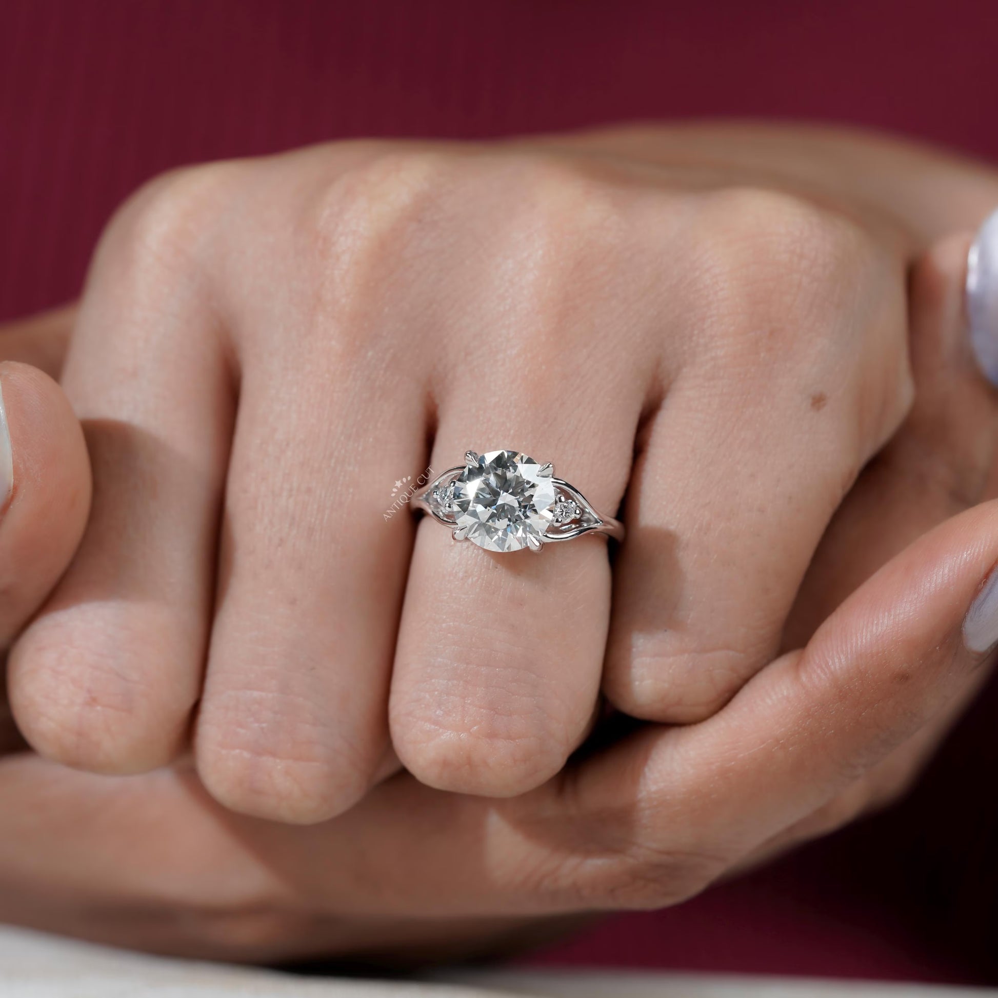 Luxury round cut diamond engagement ring