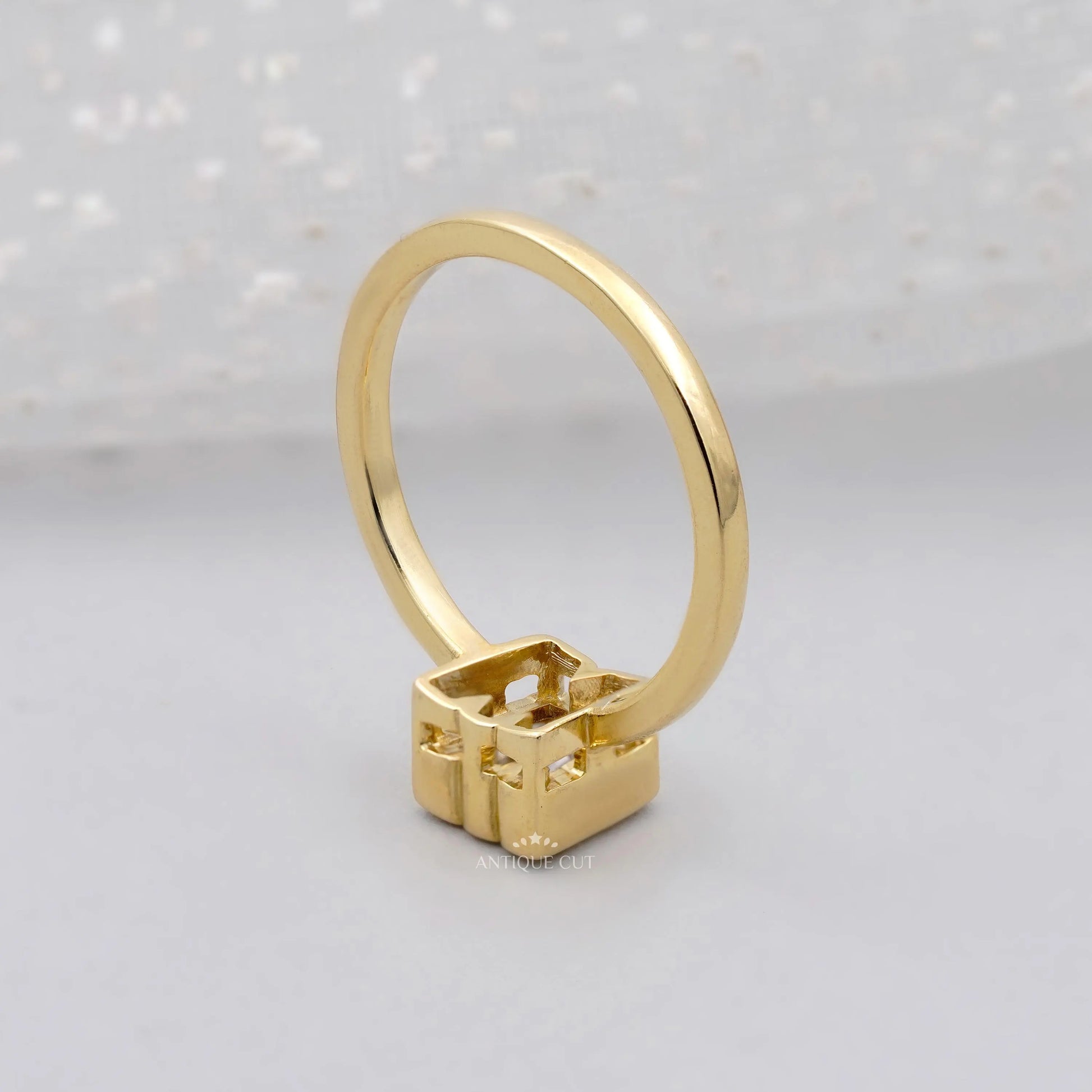 Antiquecut M initial diamond ring design
