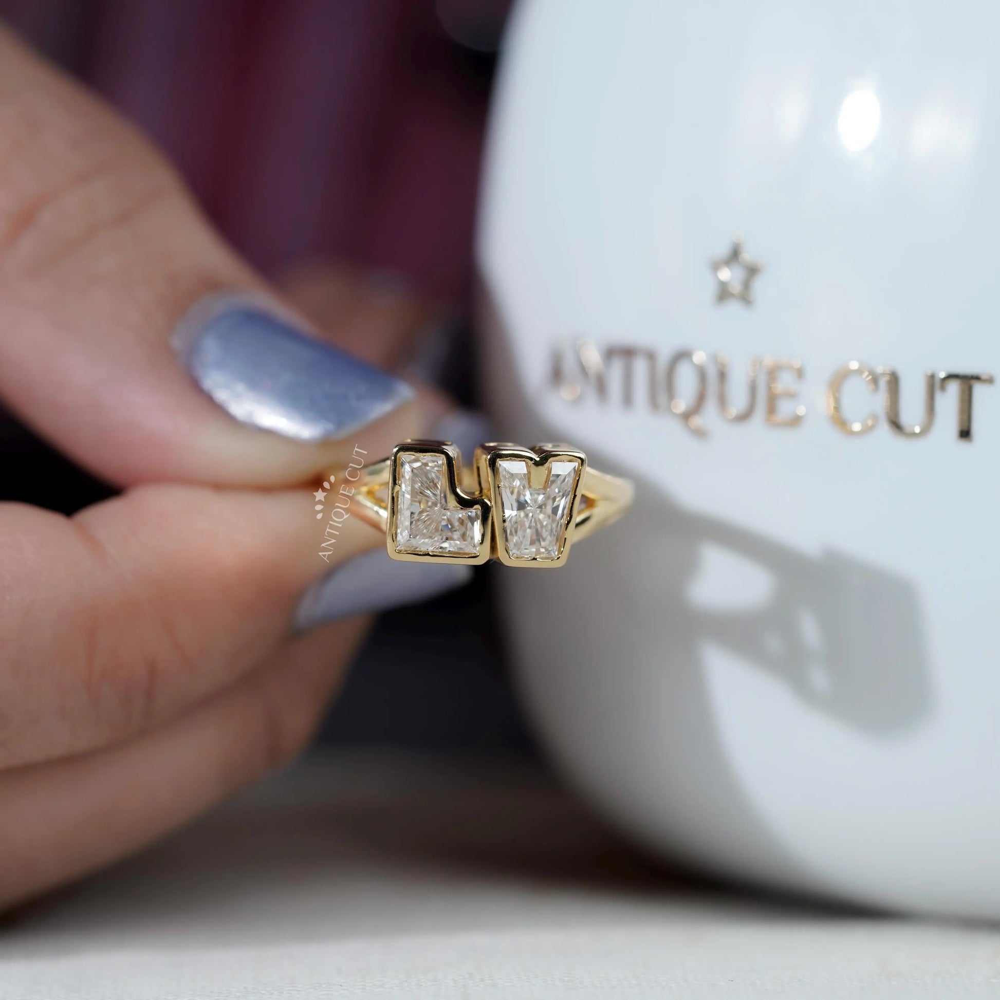 Gift LV initial gold ring