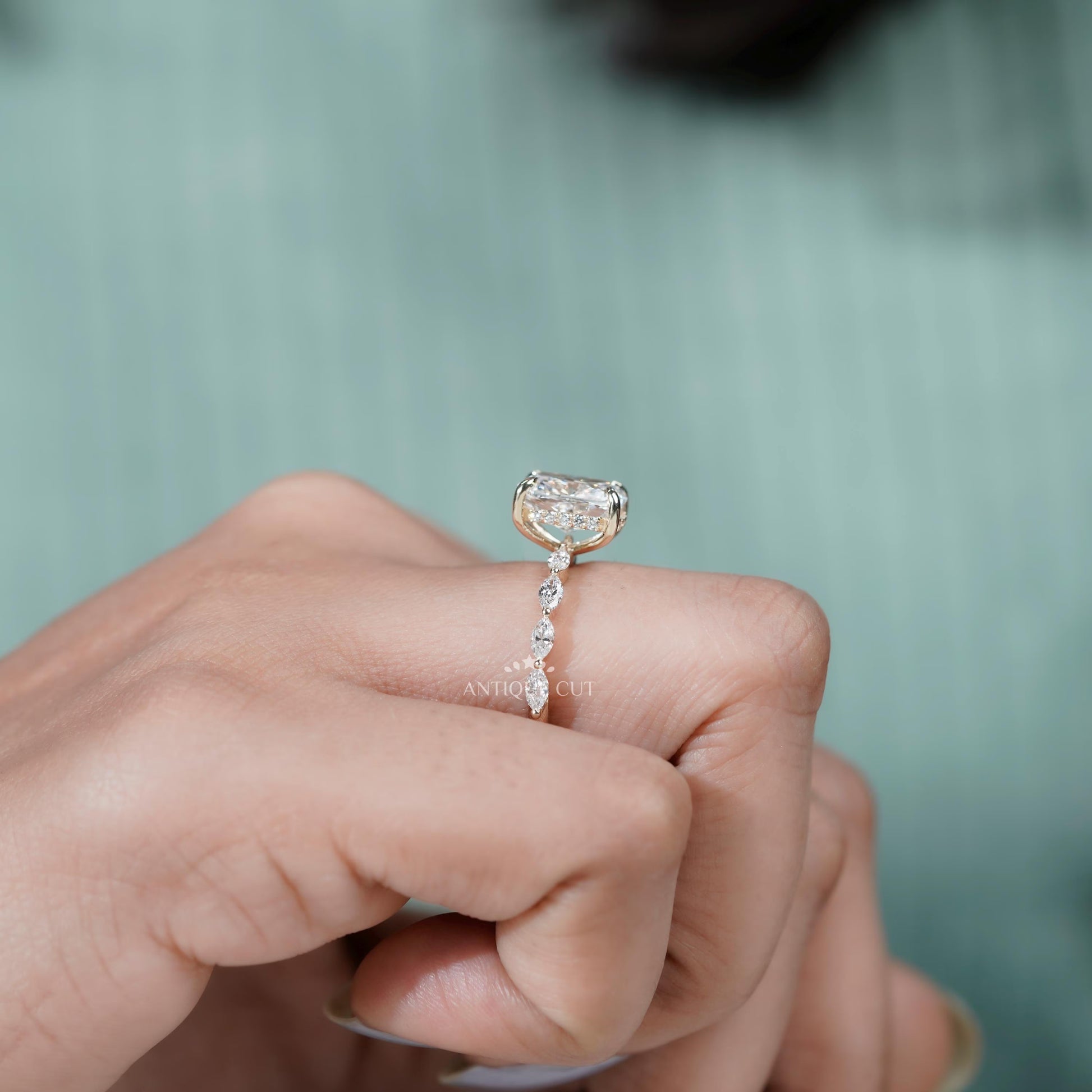 Cushion cut ring top view diamond brilliance