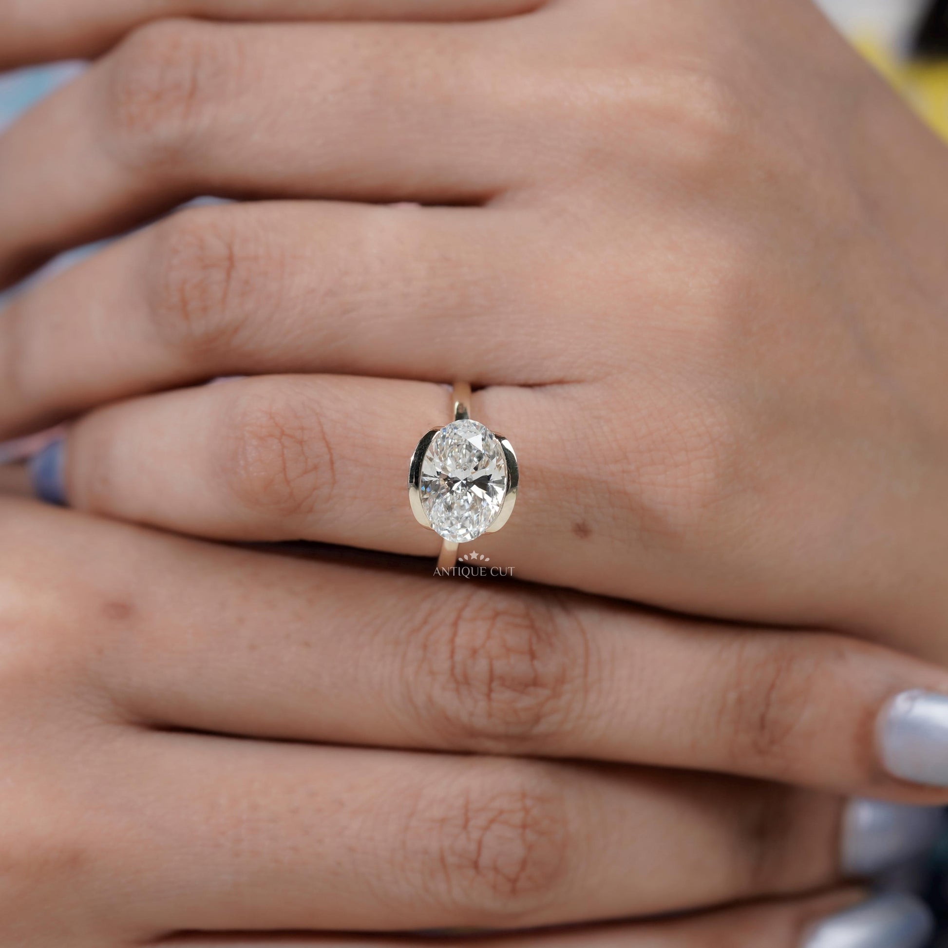 elegant yellow gold oval diamond ring