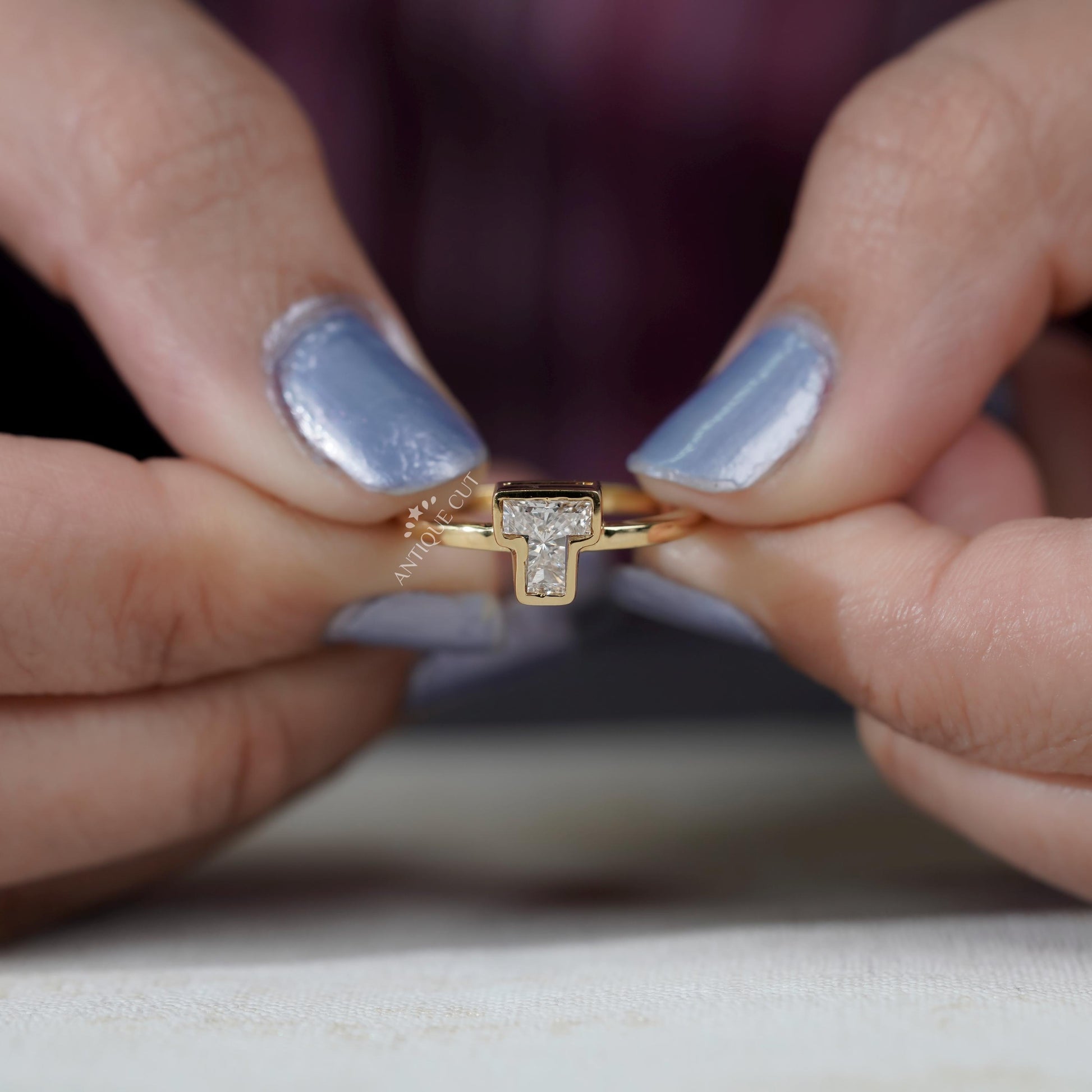Modern T alphabet diamond ring bezel set
