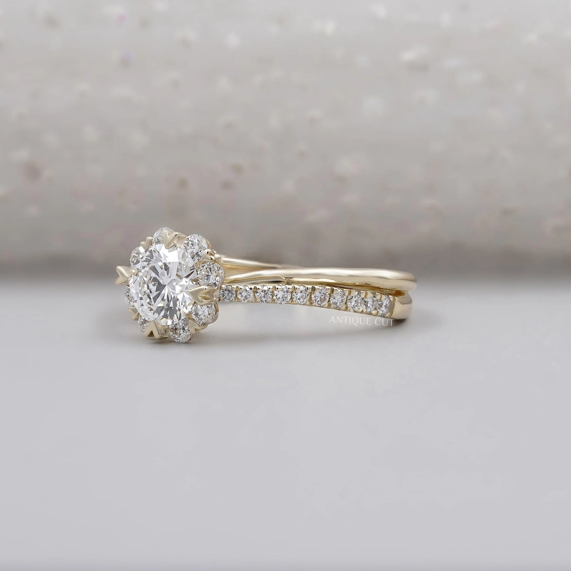 Vintage inspired round cut diamond wedding ring design