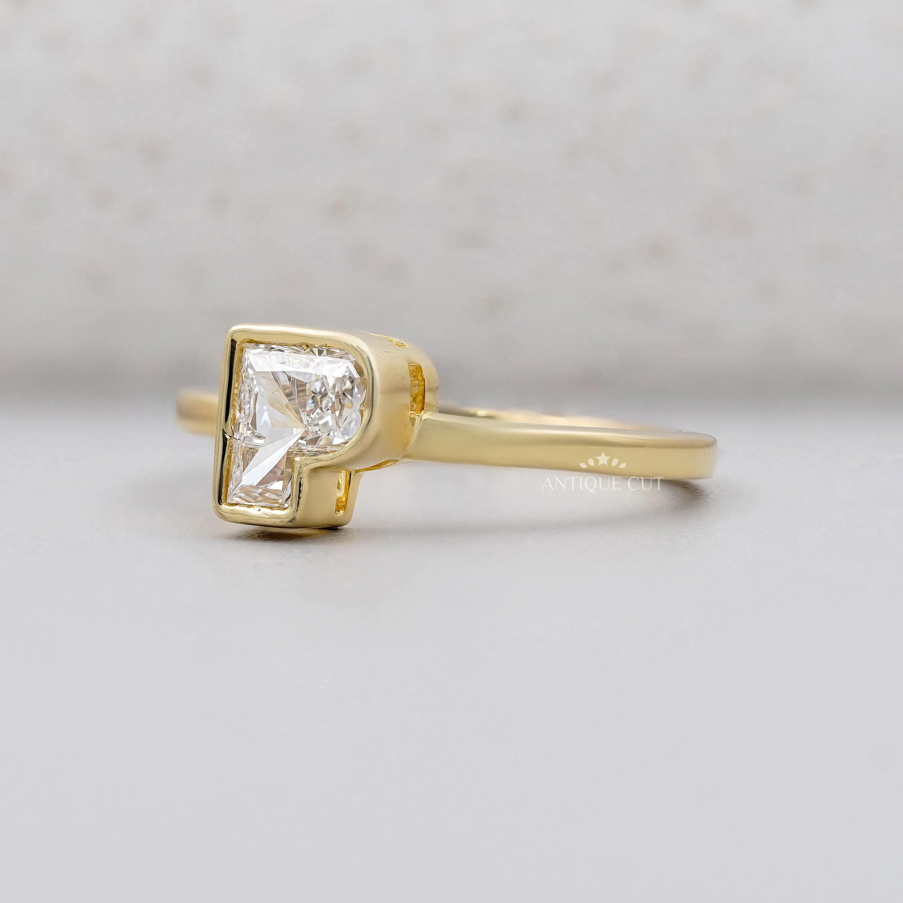 Antique Cut P initial gold ring