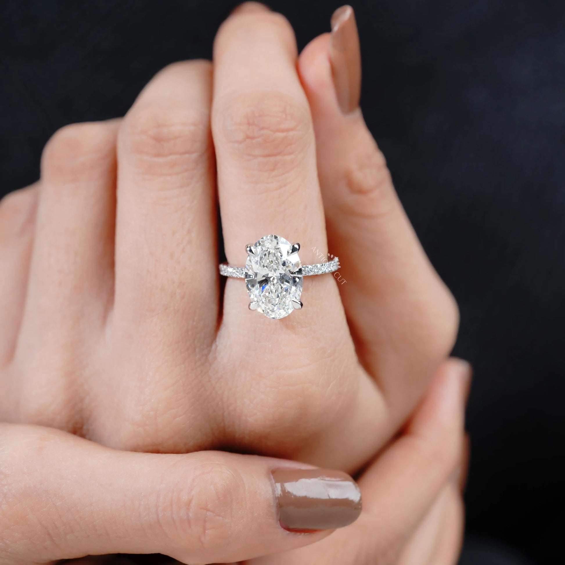Sparkling pave band diamond ring