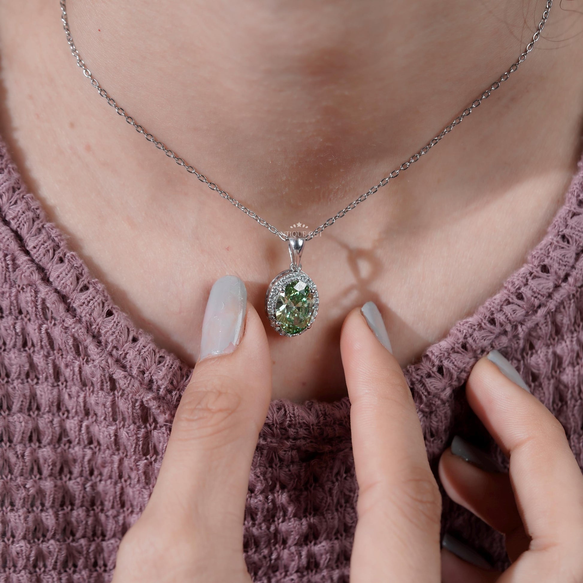 Luxury green diamond pendant antiquecut