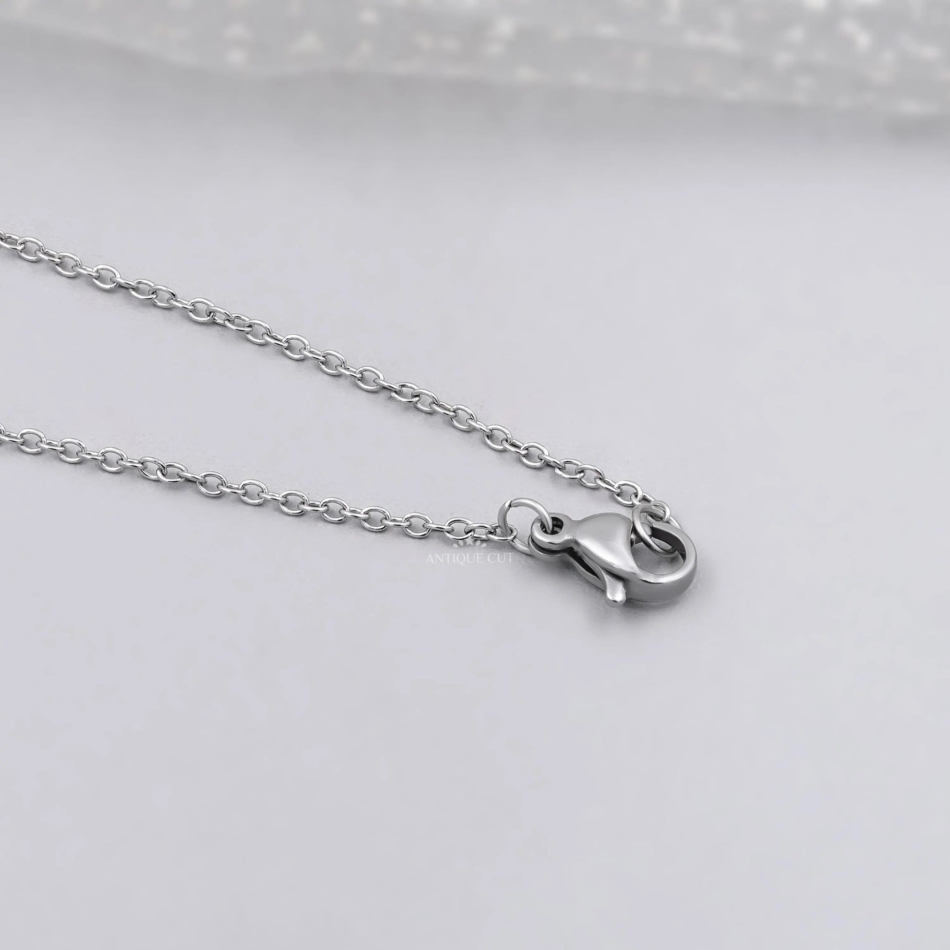 Lab grown diamond emerald pendant with modern frame