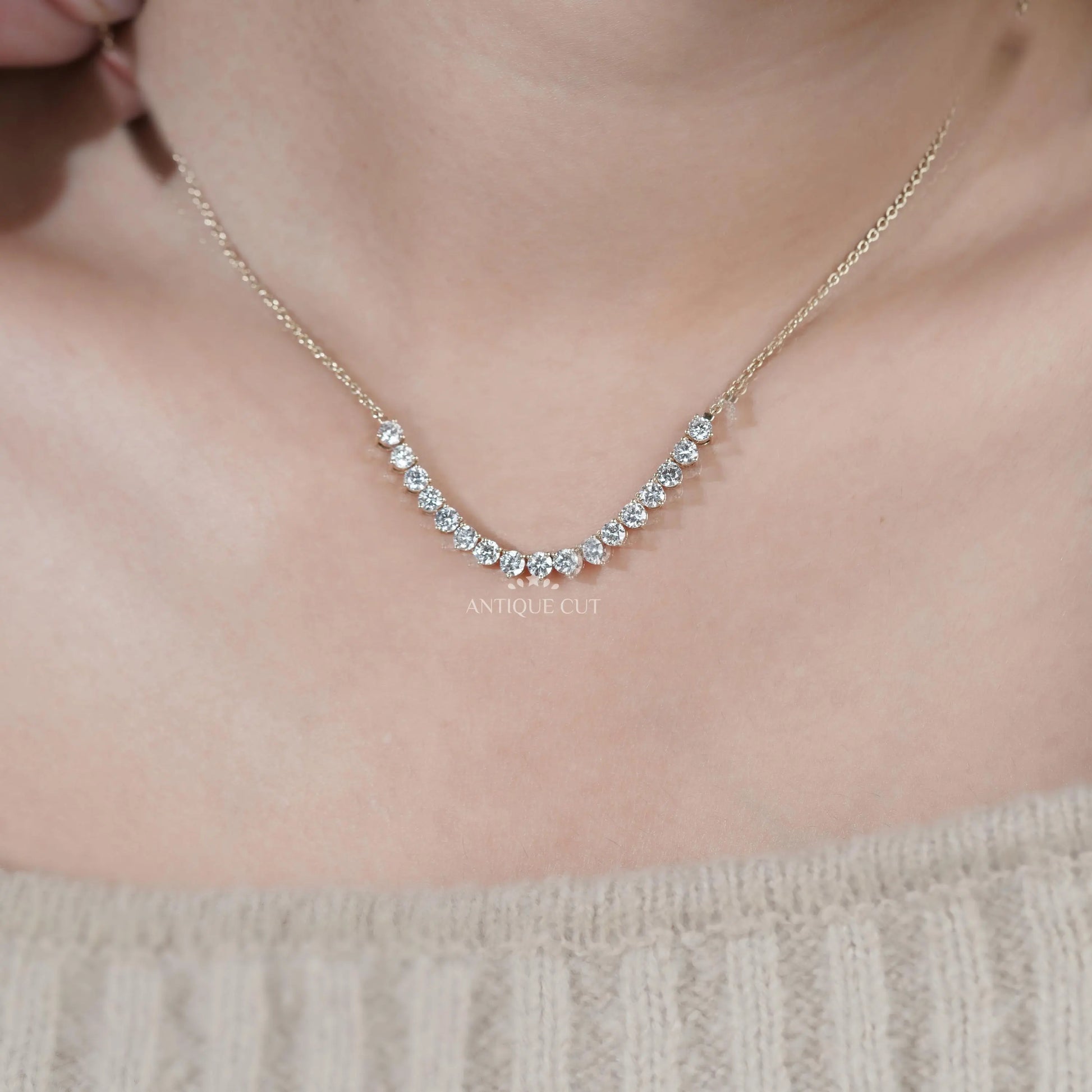 Timeless curved bar pendant antiquecut