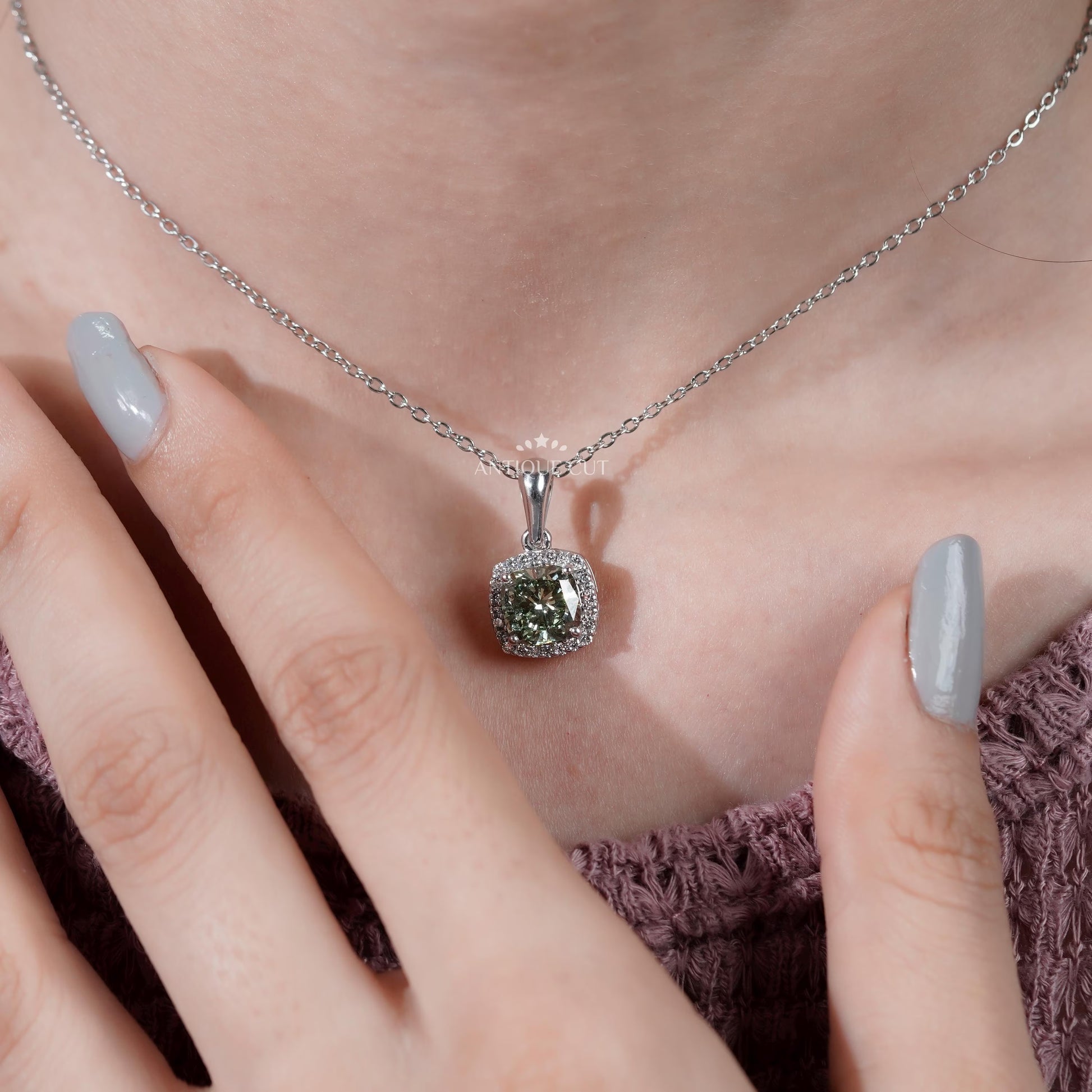 Fine jewelry white gold green pendant