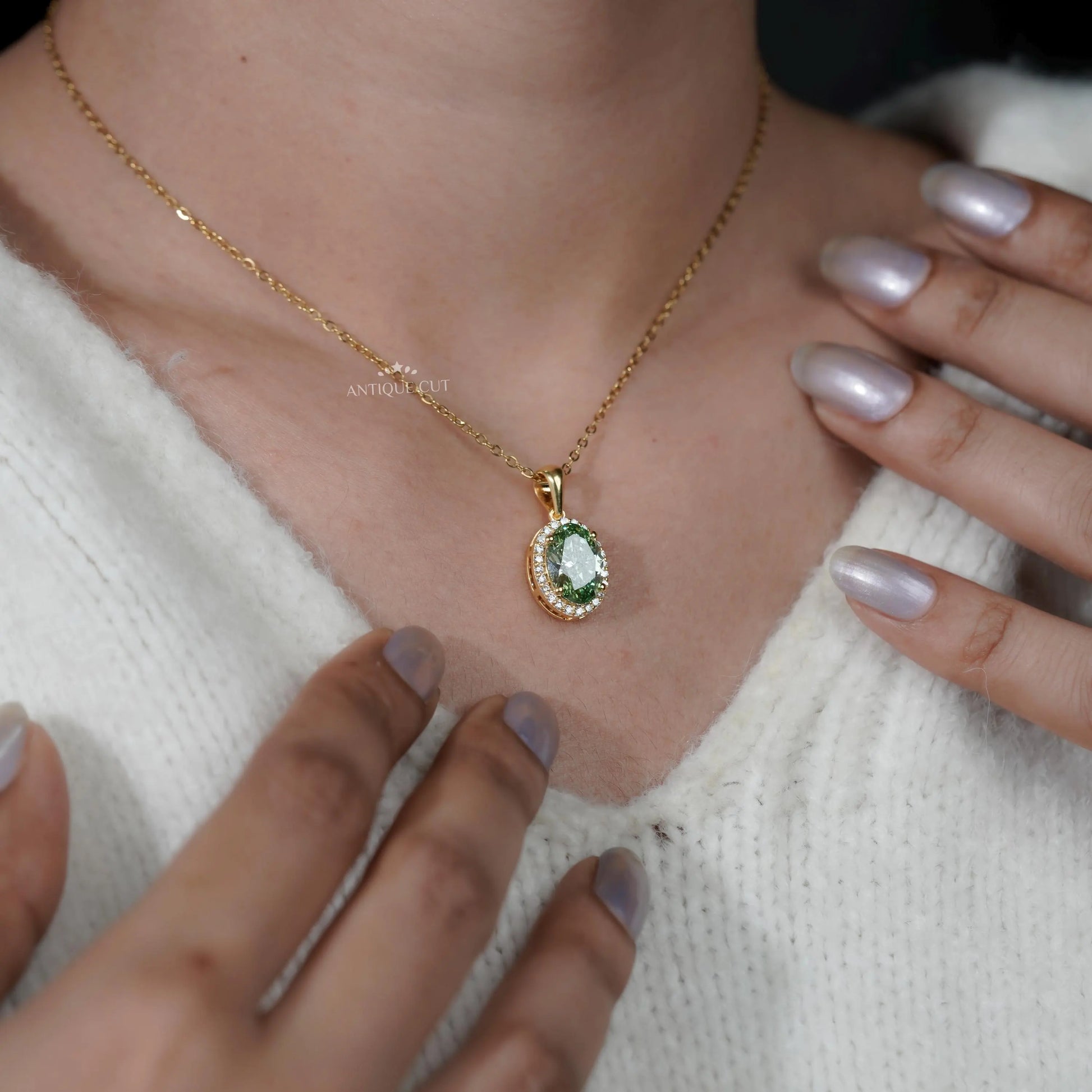 Elegant Oval Green Diamond Pendant | IGI Certified