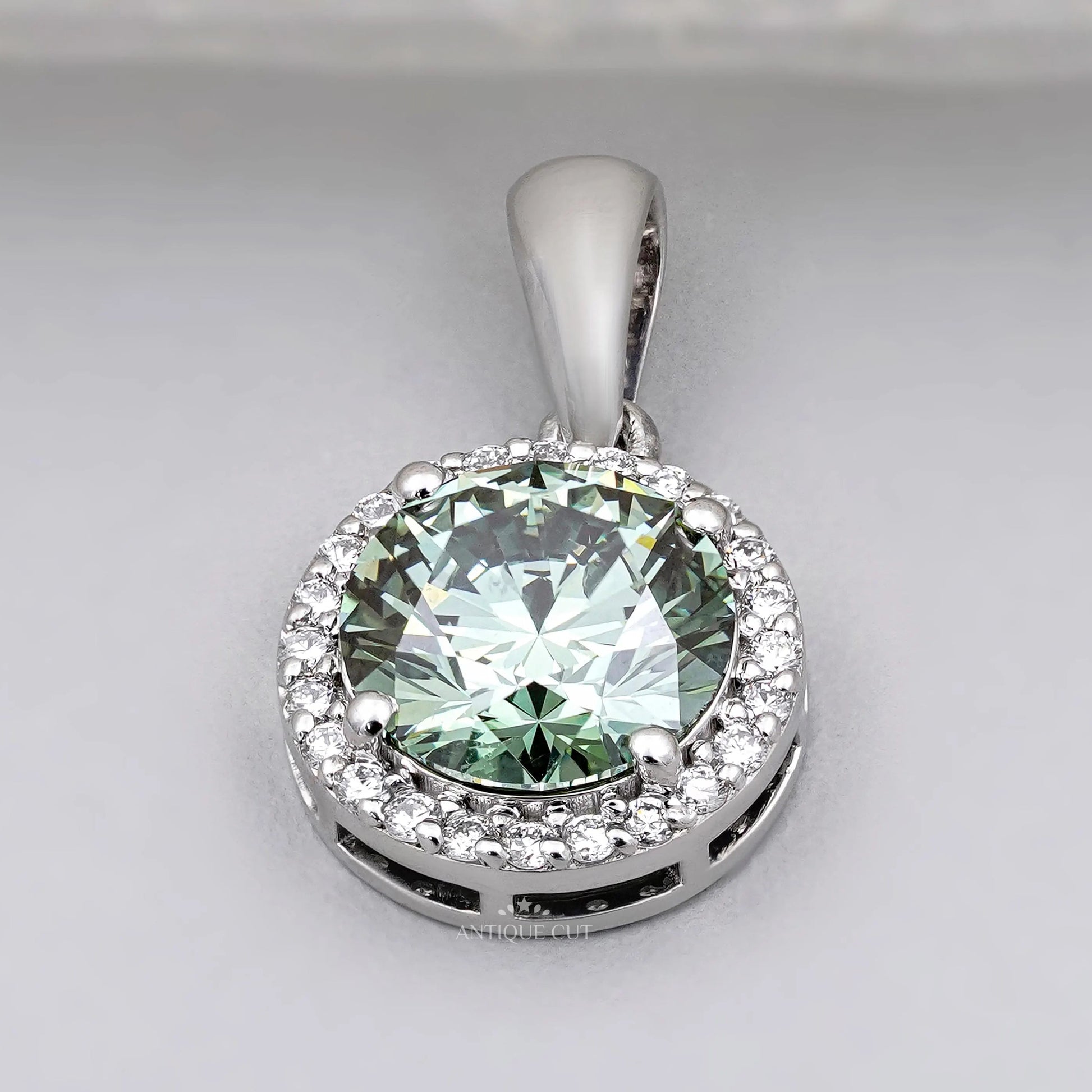 IGI Certified green lab grown diamond pendant