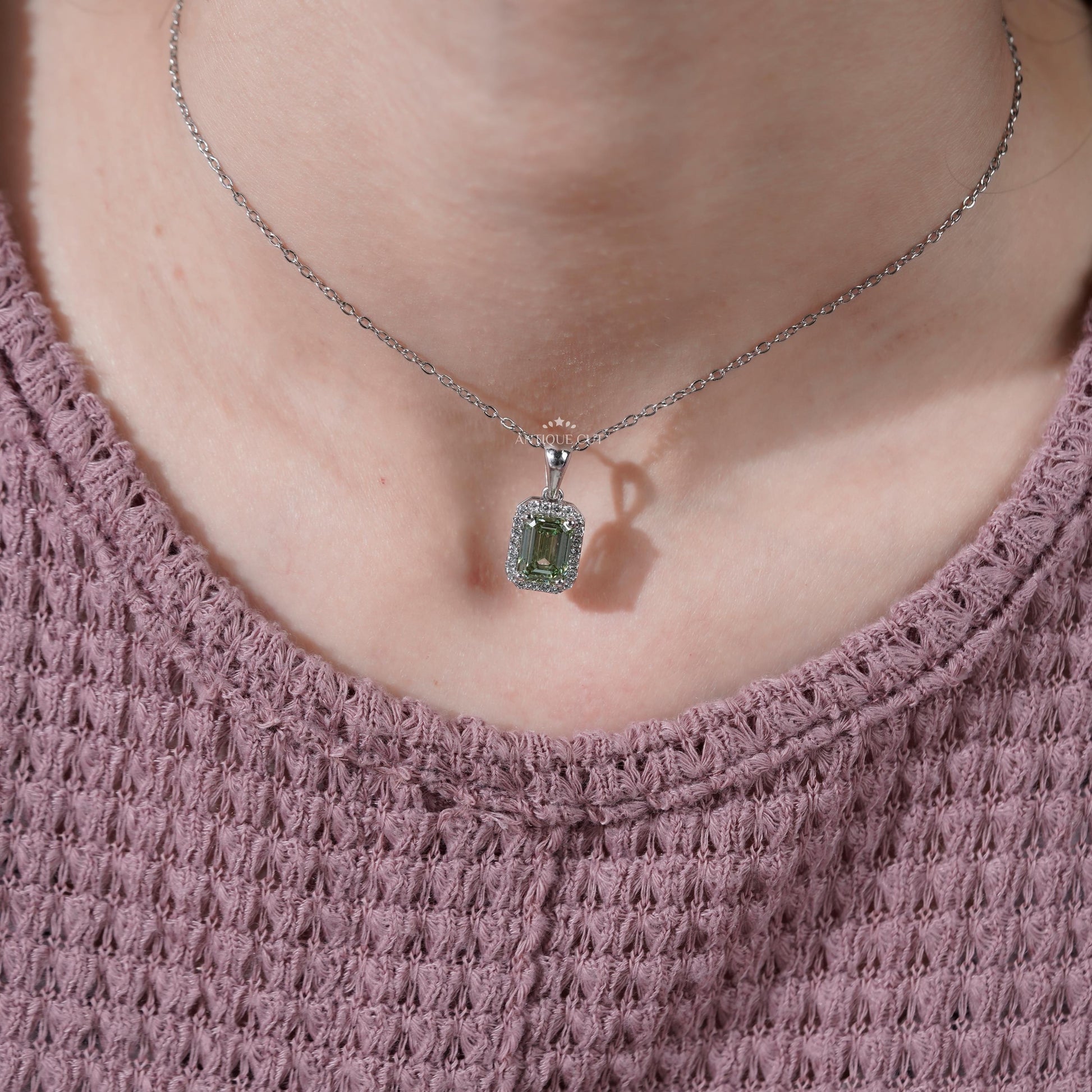 Classic royal emerald halo necklace