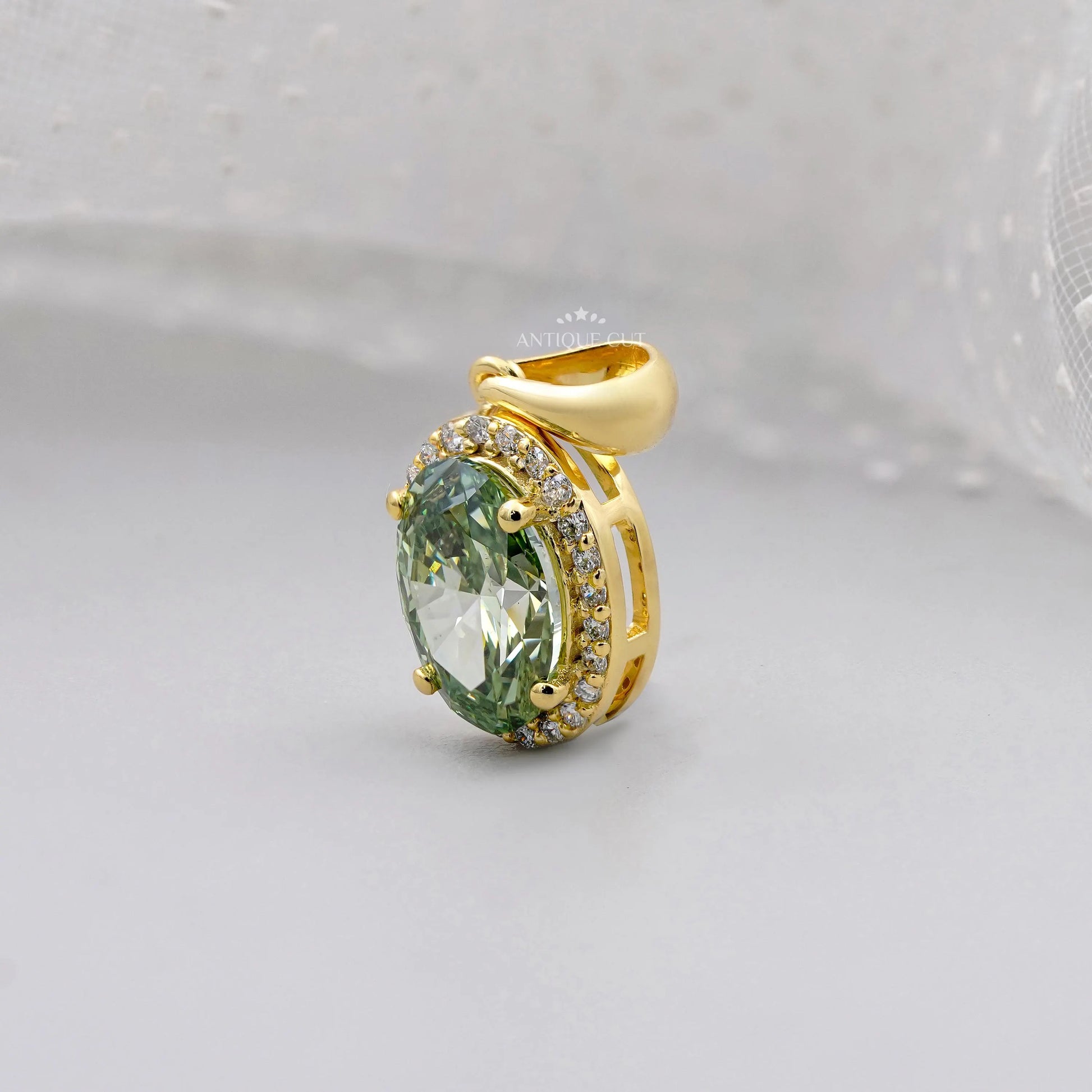 Elegant Oval Green Diamond Pendant | IGI Certified