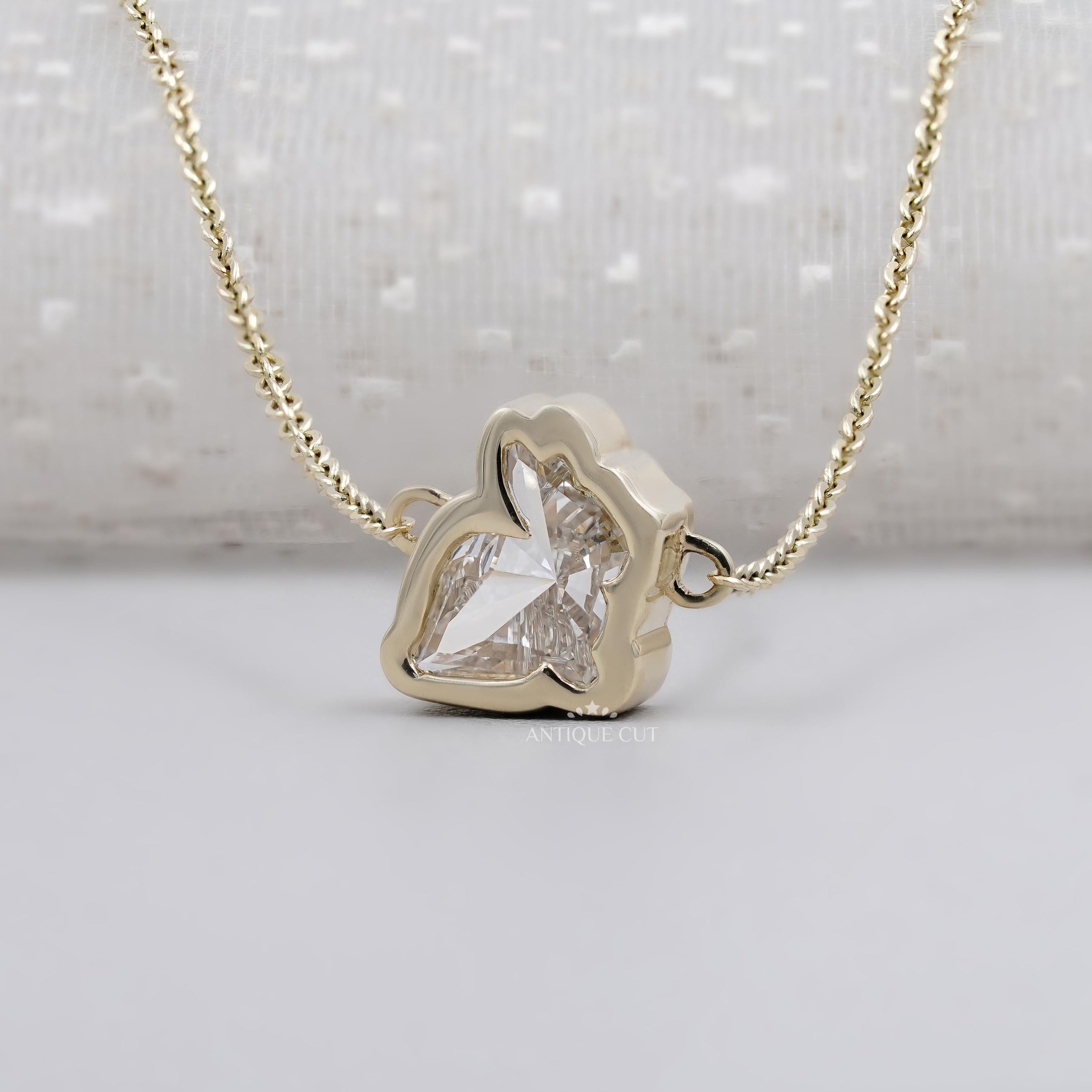 Antiquecut rabbit diamond charm pendant