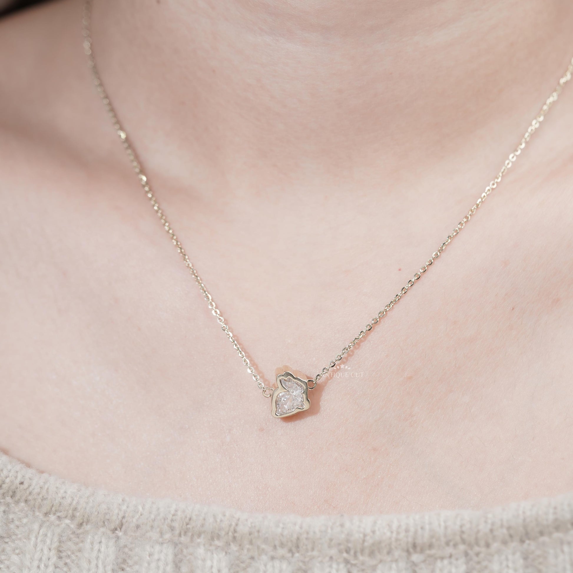 Lab grown diamond animal pendant jewelry