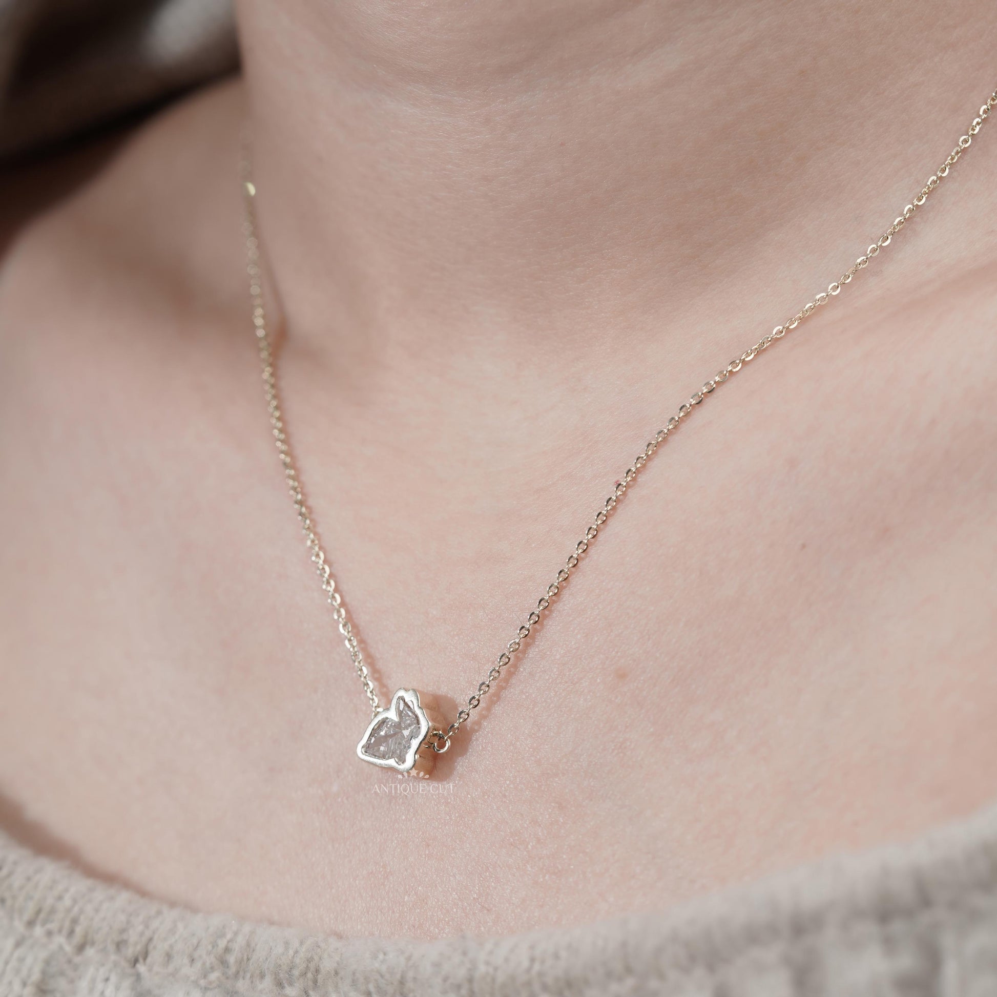 Unique rabbit diamond pendant necklace design