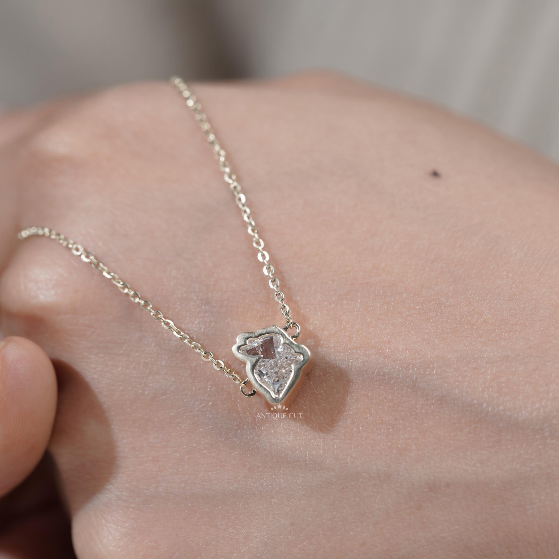 Personalized style rabbit diamond necklace