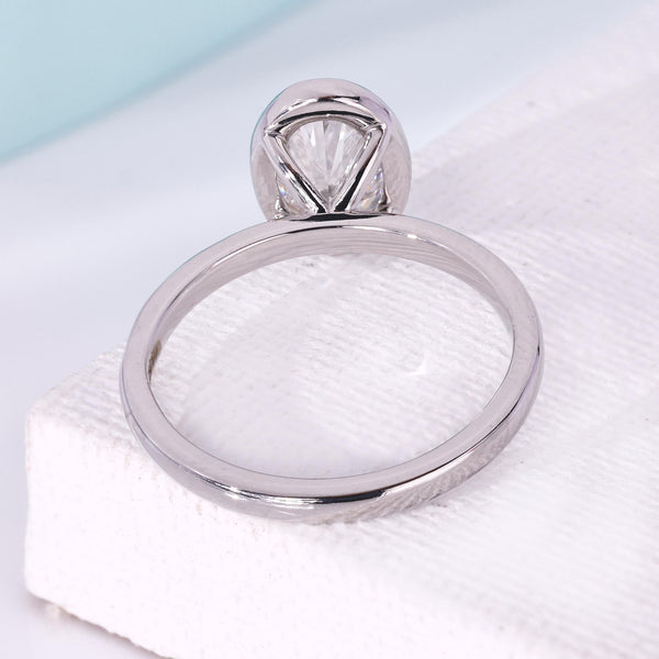 Detailed view of Antiquecut diamond jewelry