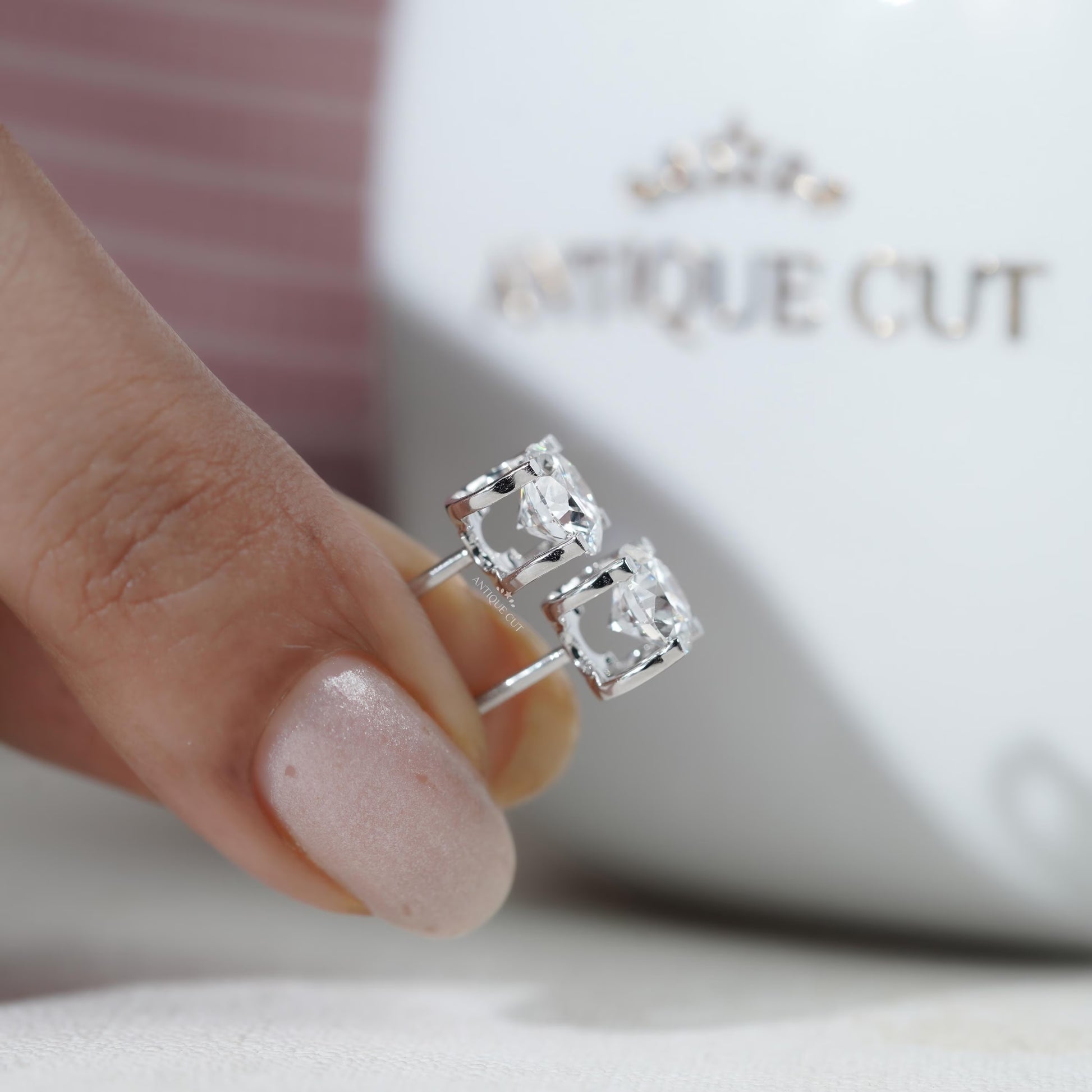 Round Diamond Stud Earring With 4 Prong Setting | white Gold | IGI Certified