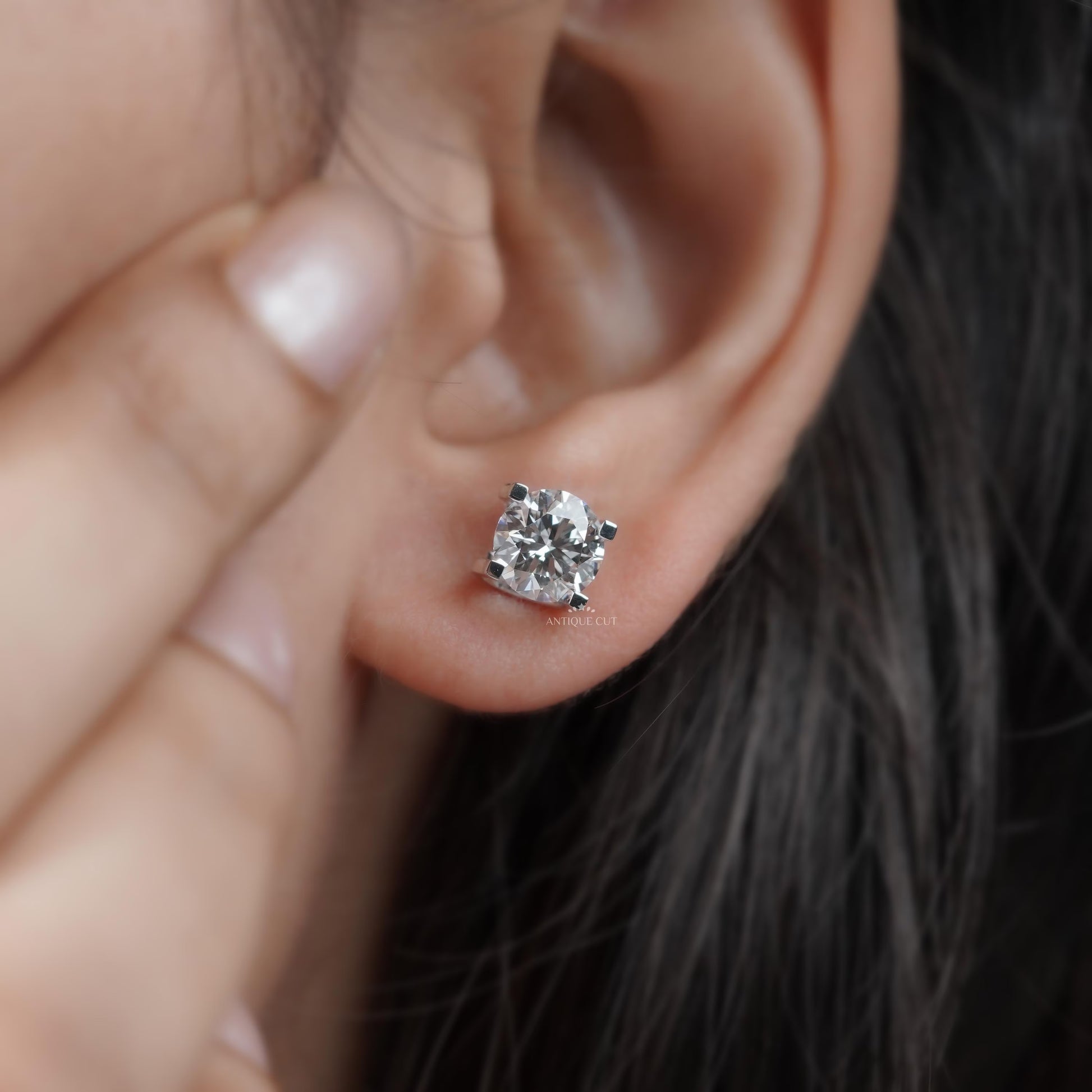 Round Diamond Stud Earring With 4 Prong Setting | white Gold | IGI Certified