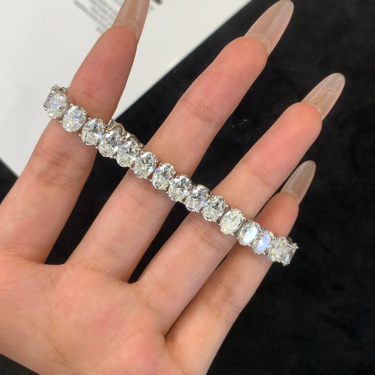 Oval 15.00tcw Lab Grown Diamond Tennis Bracelet, D-E-F Color, VVS-VS Clarity - IGI Certified Bracelet