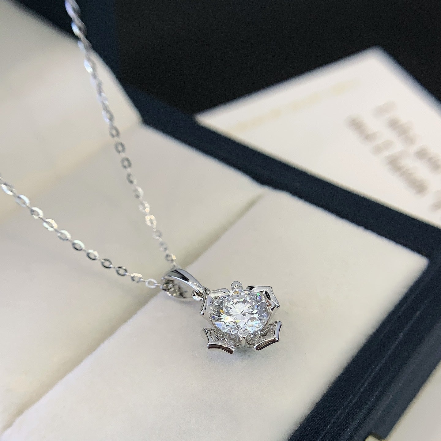 Round 1.00ct Lab Grown Diamond Floral Style Pendant Necklace, D-E-F Color, VVS-VS Clarity - IGI Certified Necklace