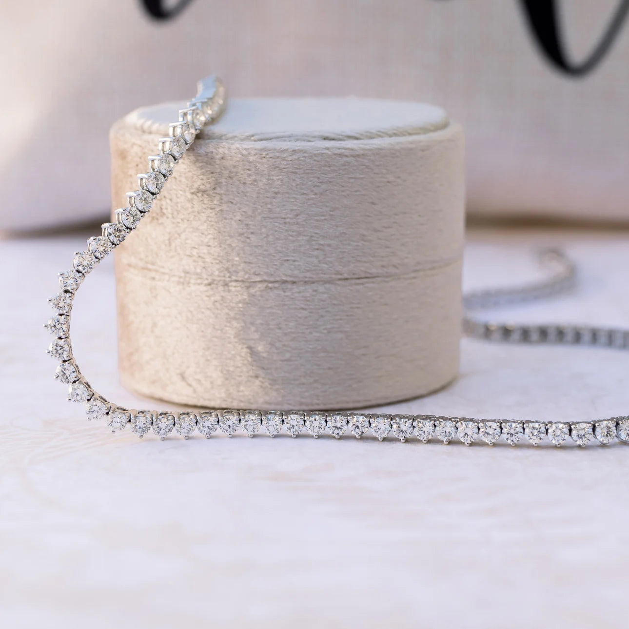 #Color_White Gold_14.0tcw