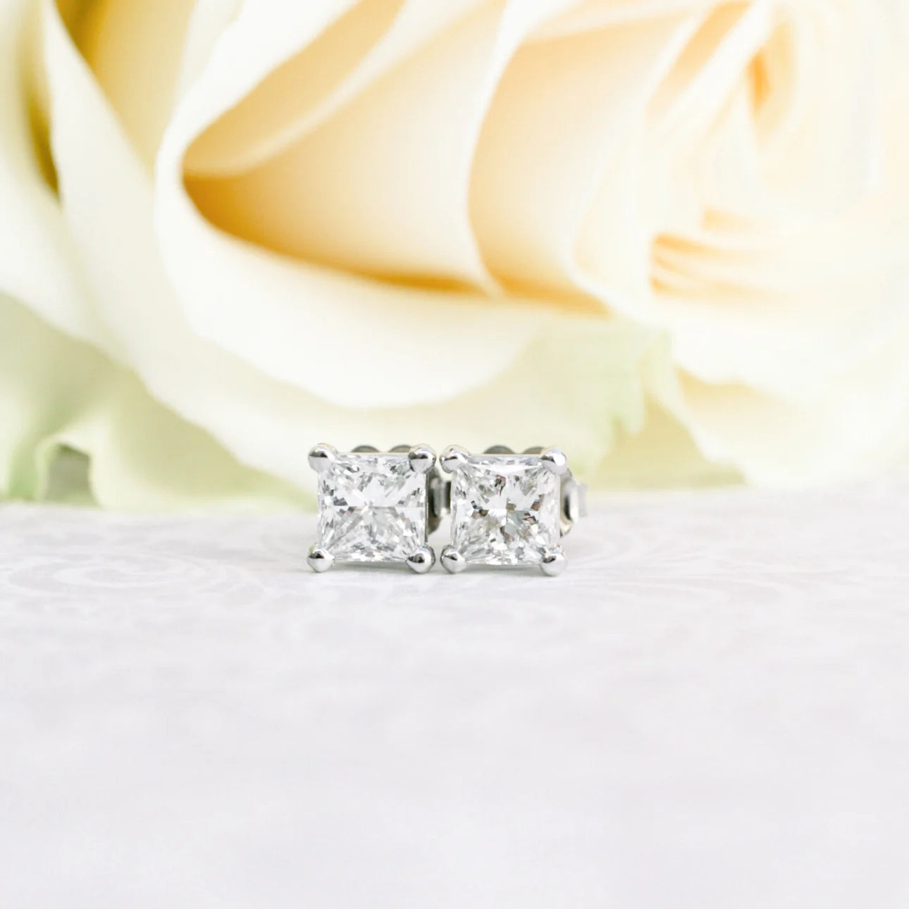 #Color_White Gold