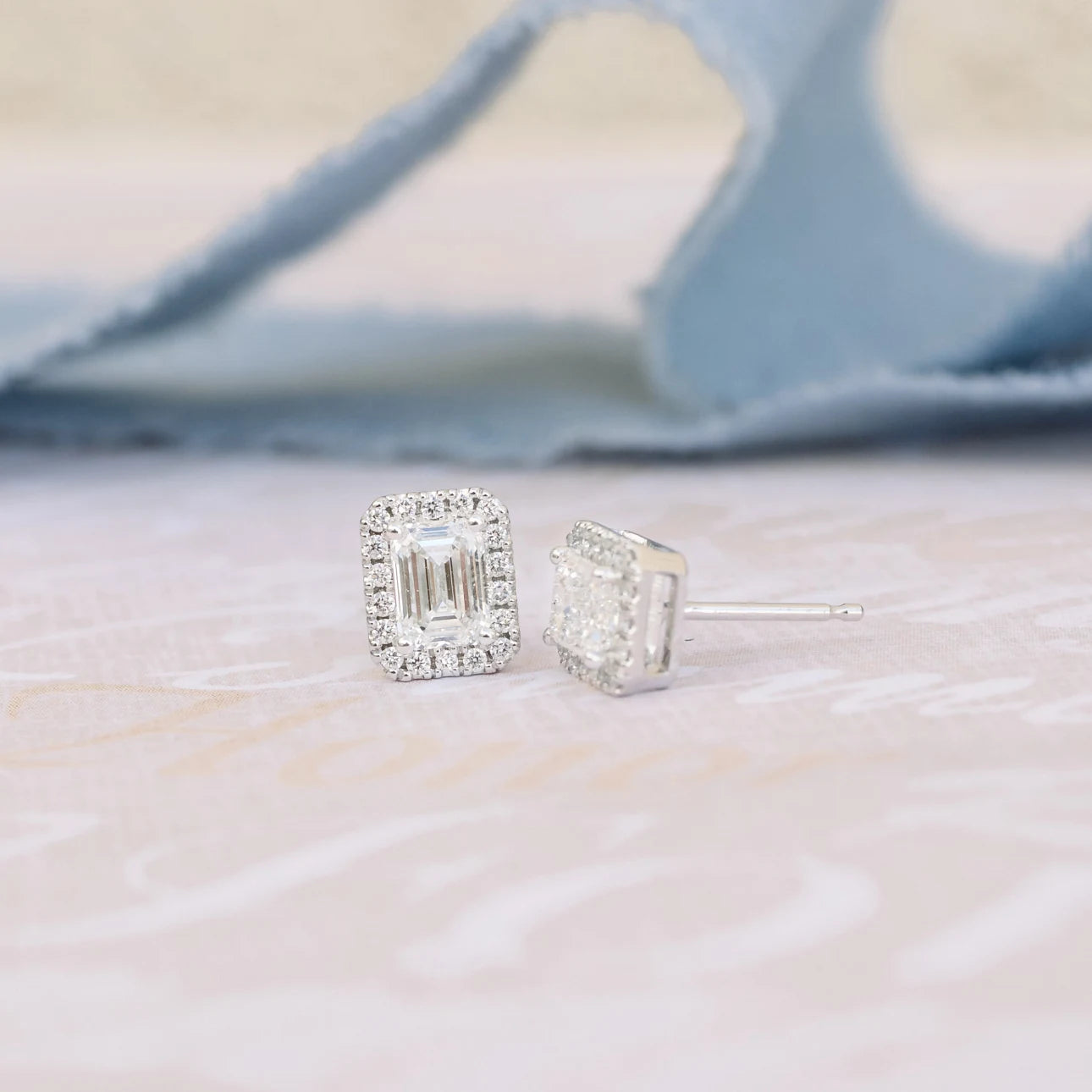 #Color_White Gold