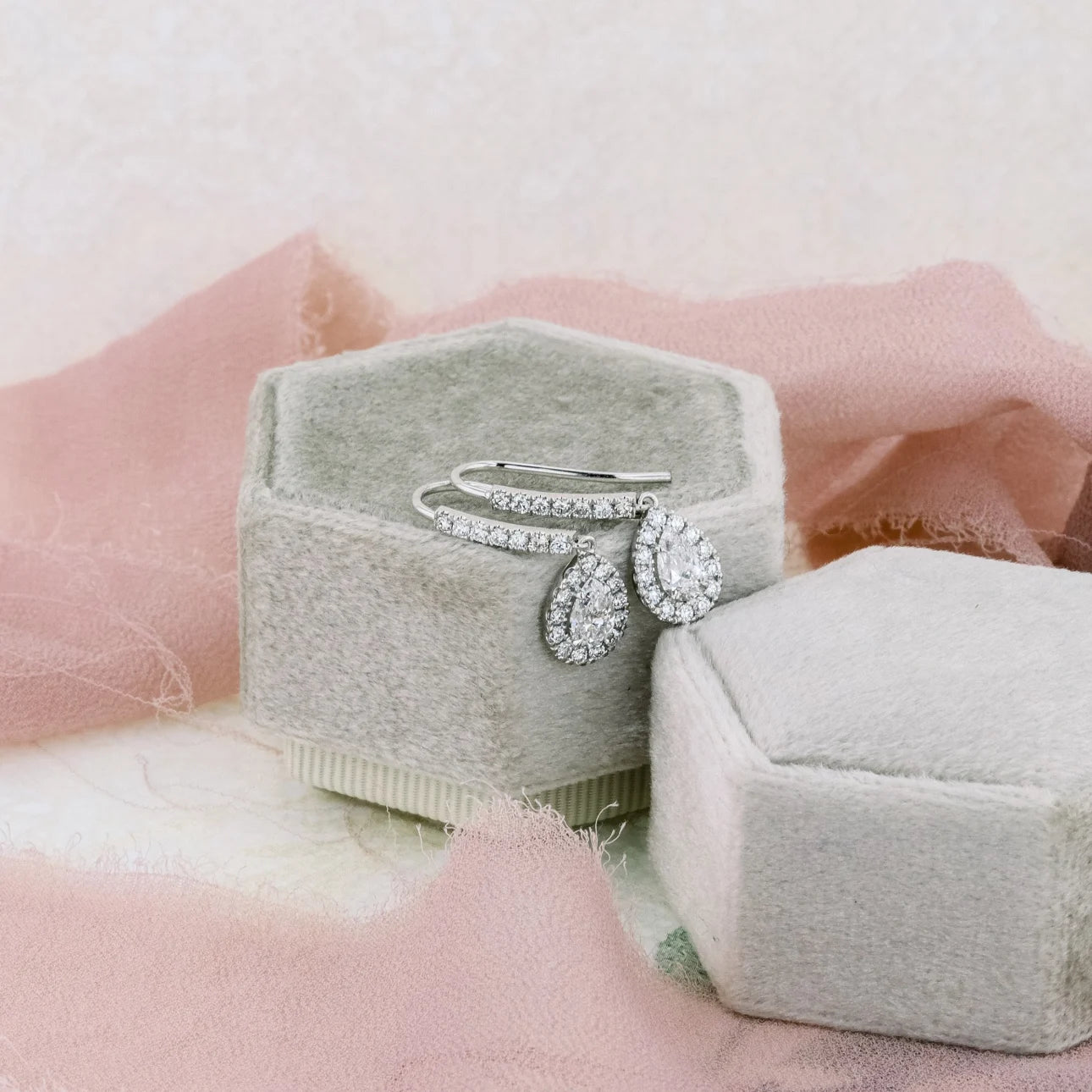 #Color_White Gold