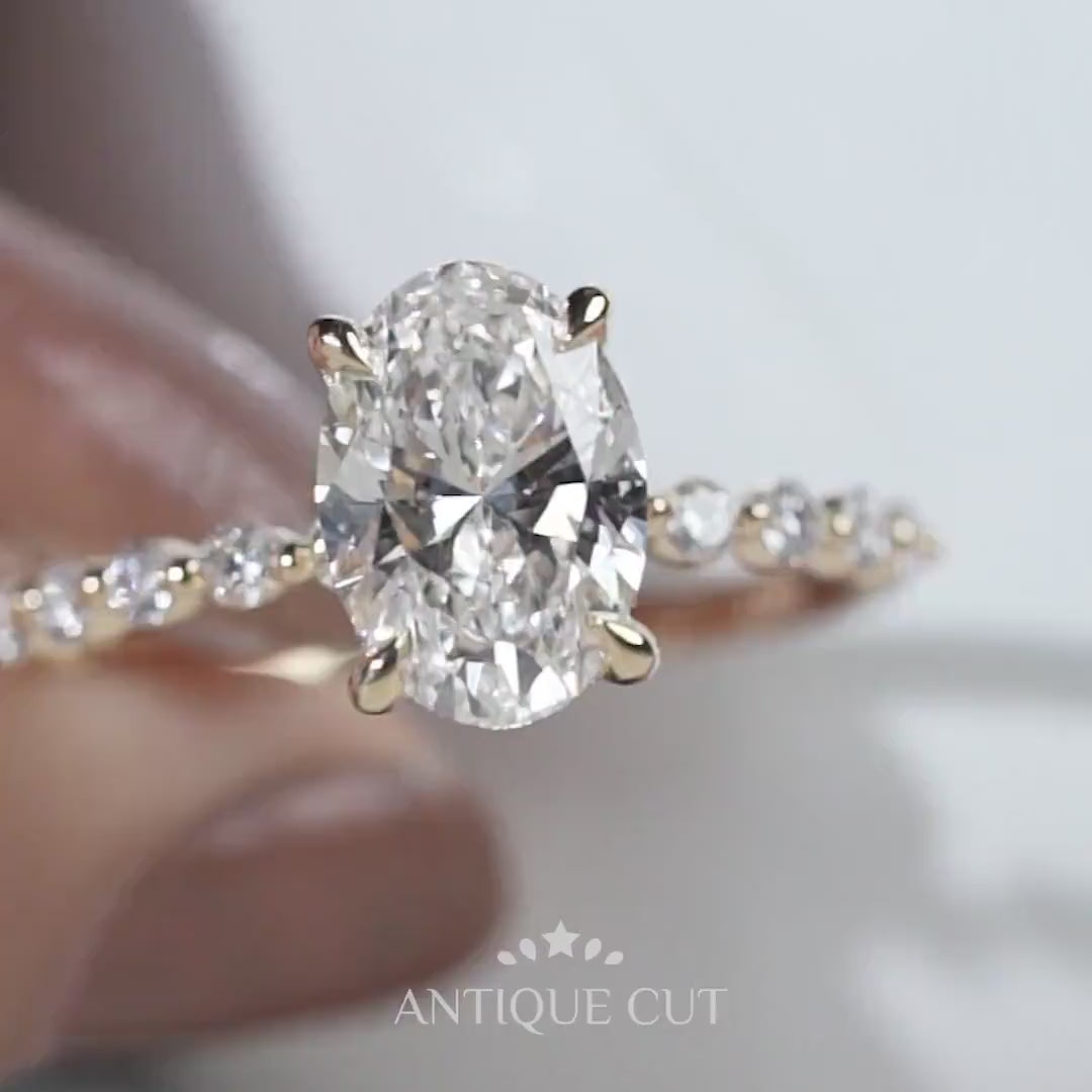 Oval Cut Engagement Ring 