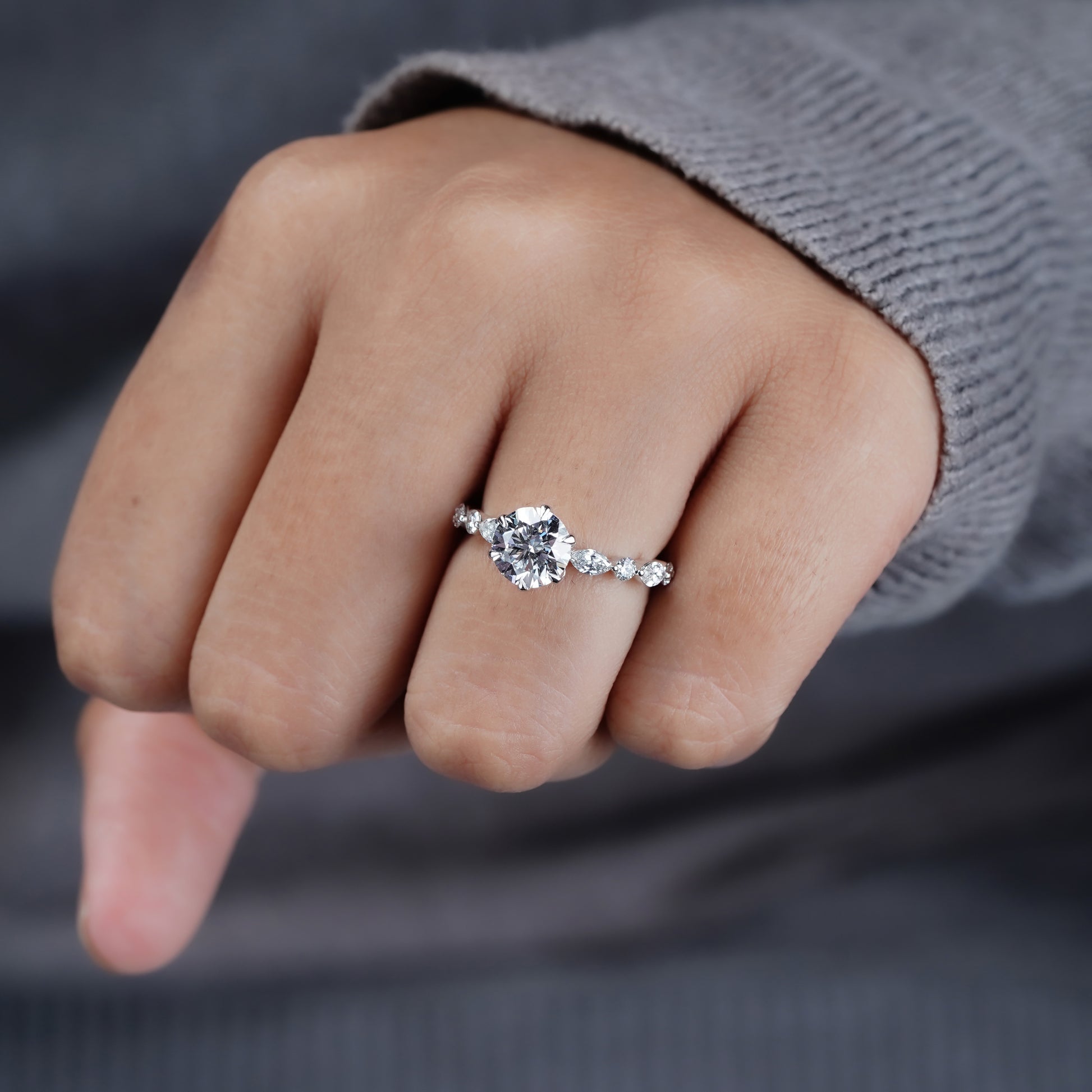 Lab grown round cut diamond engagement ring