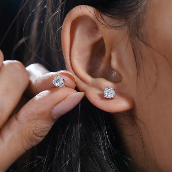 IGI certified round diamond stud earrings