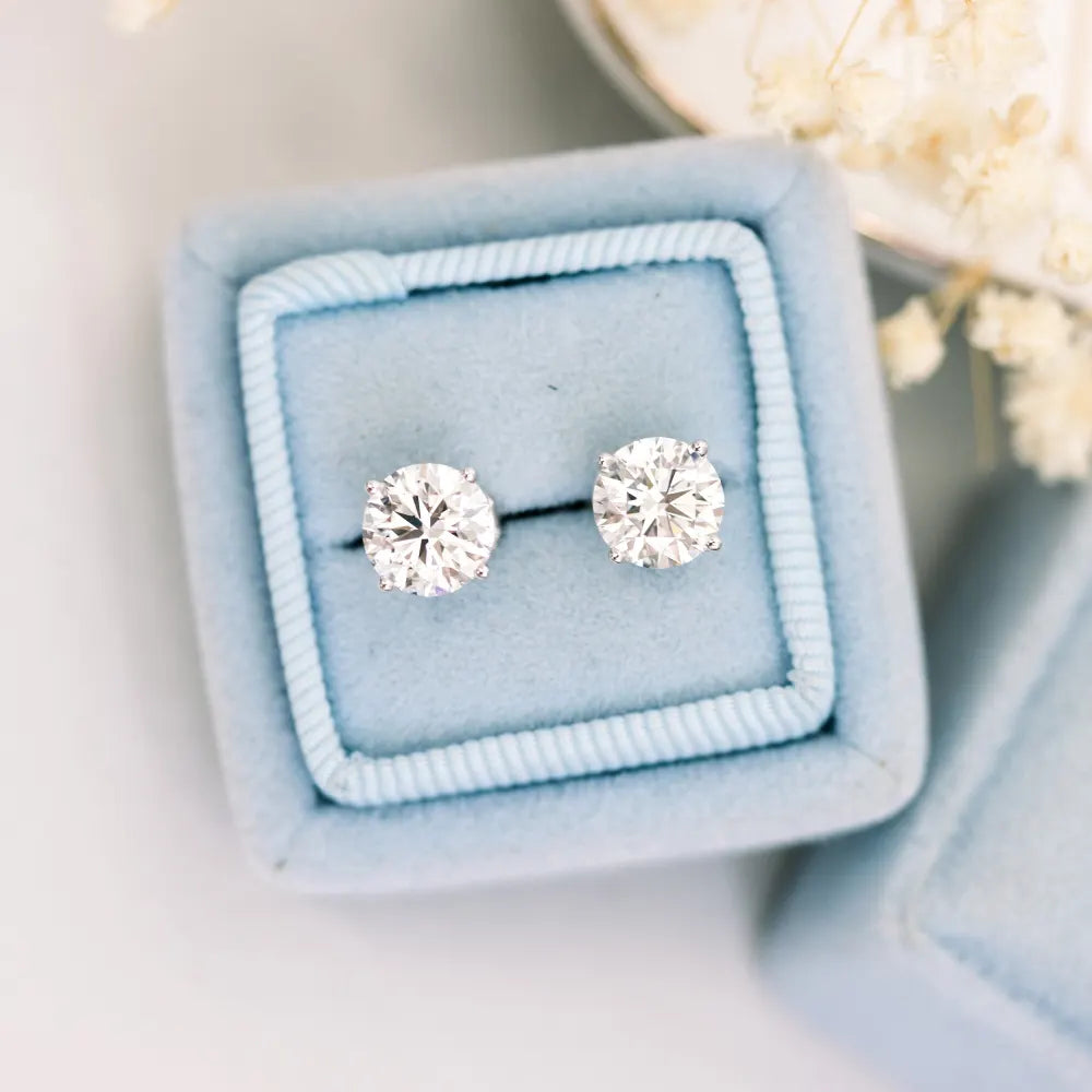 Round Lab Grown Diamond Stud Earring, EF Color, VS Clarity, IGI Certified