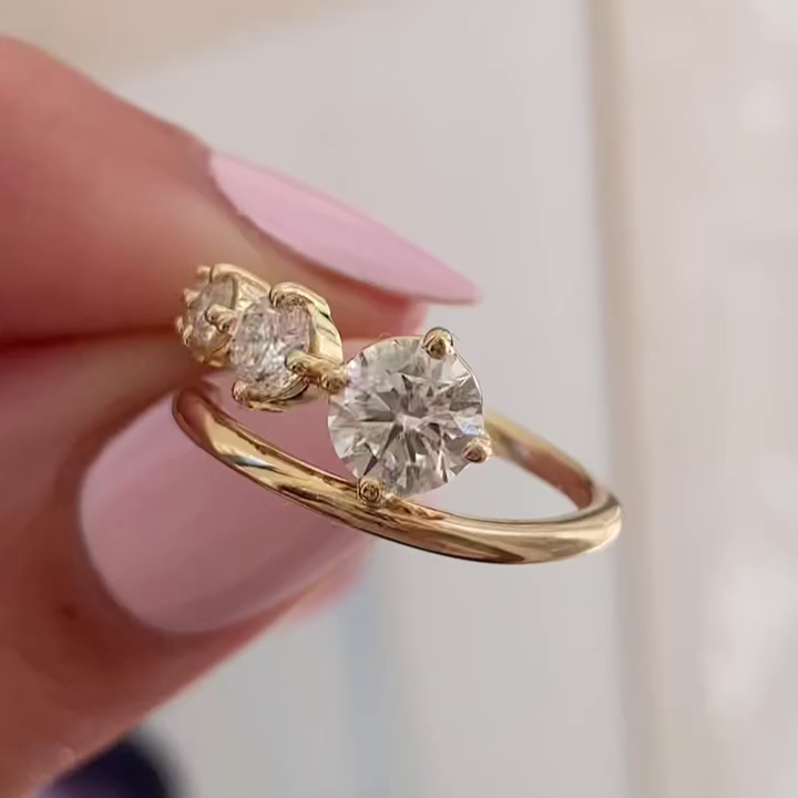 Round 0.80tcw Lab Grown Diamond Unique Five Stone Bypass Engagement Ring, D-E-F Color, VVS-VS Clarity