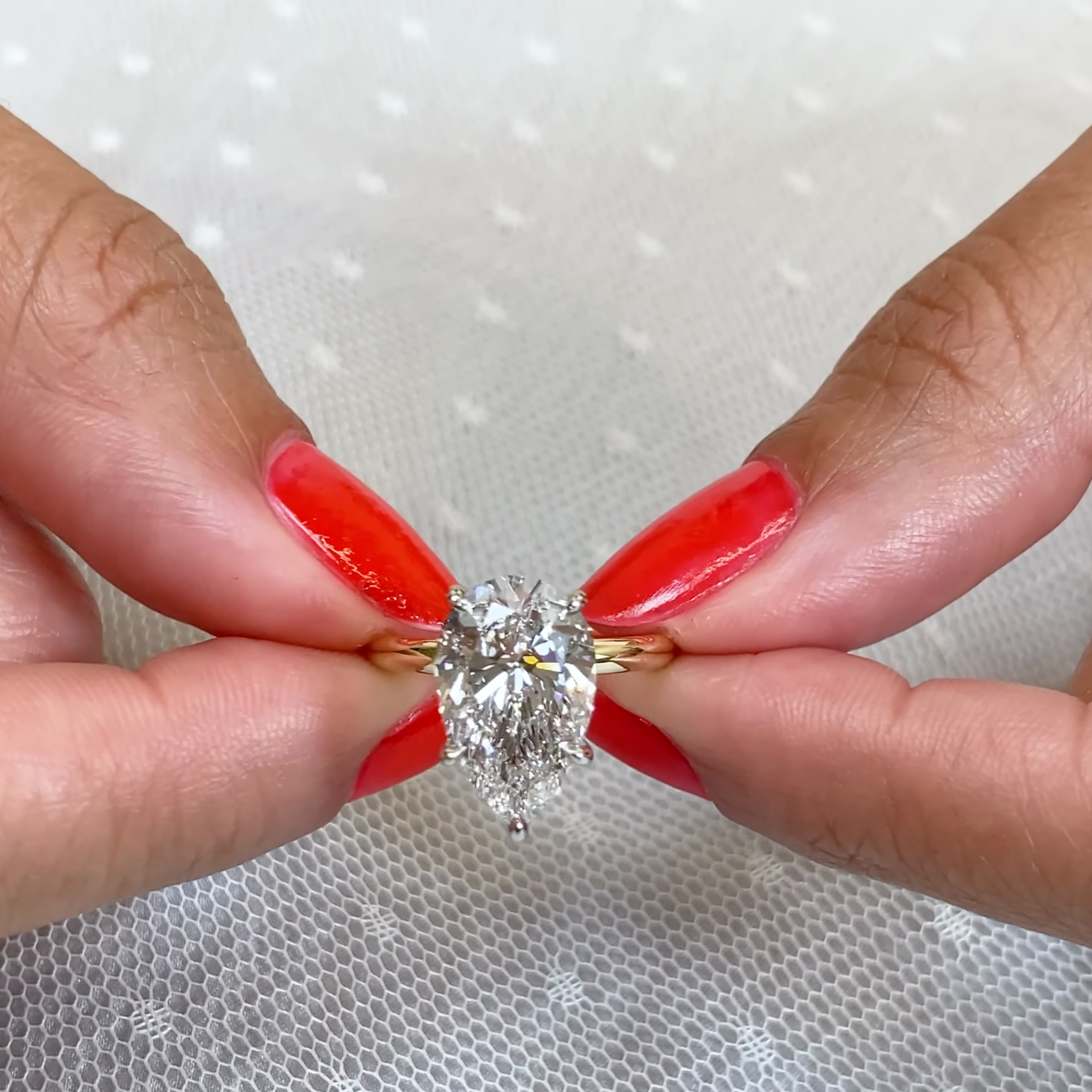 Pear 4.00ct Lab Grown Diamond Two Tone Solitaire Engagement Ring, D-E-F Color, VVS - VS Clarity - IGI Certified