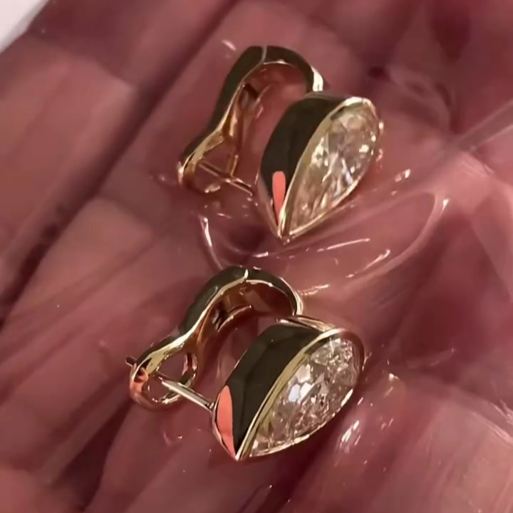 Pear 3.00tcw Lab Grown Diamond English Look Earrings, D-E-F Color, VVS-VS Clarity - IGI Certificate