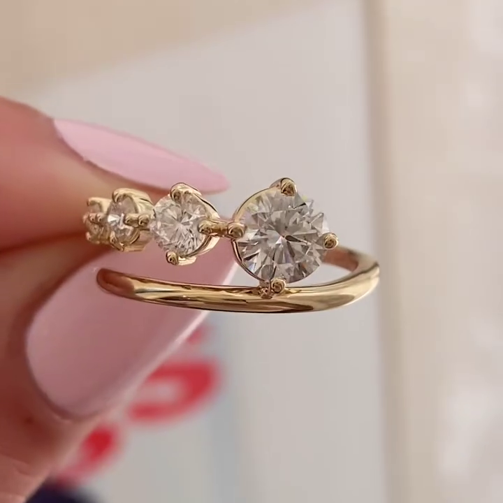 Round 0.80tcw Lab Grown Diamond Unique Five Stone Bypass Engagement Ring, D-E-F Color, VVS-VS Clarity