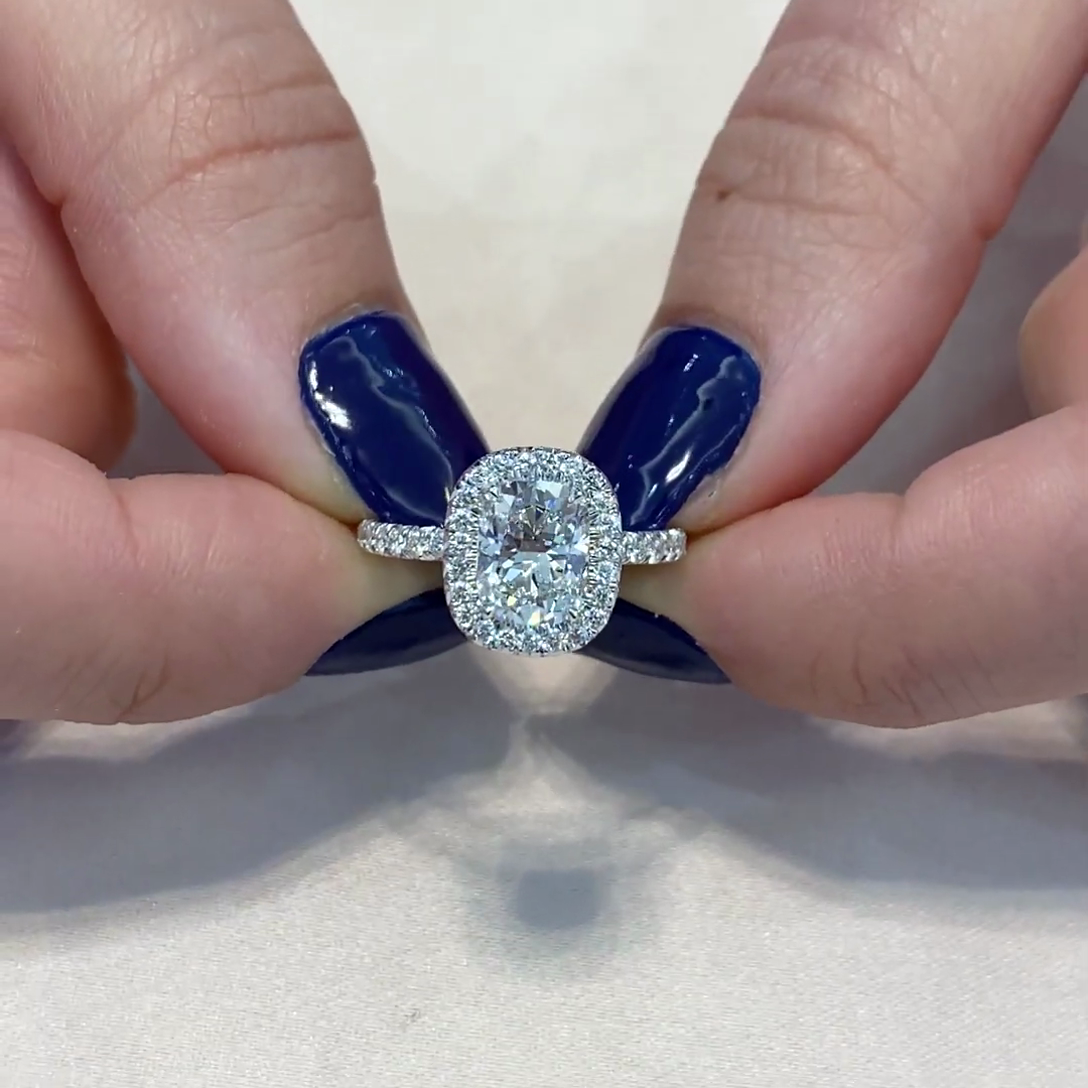 Oval diamond ring