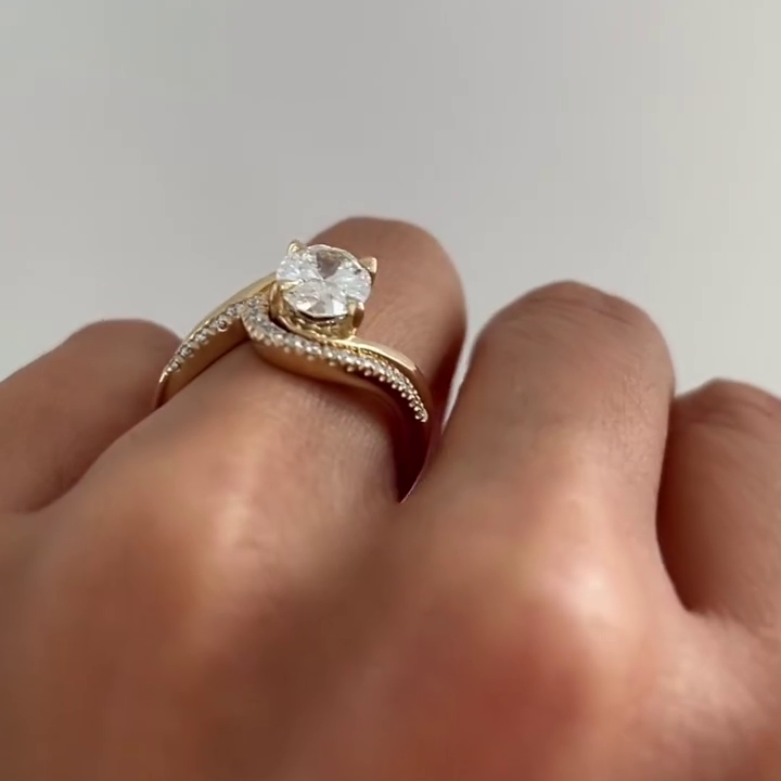 Oval 2.50tcw Lab Grown Diamond Bypass Set Engagement Ring With Band, D-E-F Color, VVS-VS Clarity