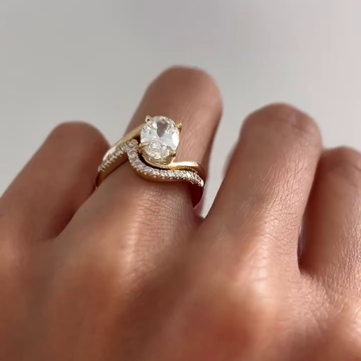 Oval 2.50tcw Lab Grown Diamond Bypass Set Engagement Ring With Band, D-E-F Color, VVS-VS Clarity