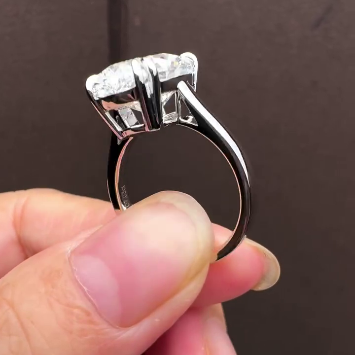 Oval 7.00ct Lab Grown Diamond Cathedral Solitaire Engagement Ring | D-E-F Color | VVS–VS Clarity | IGI Certified | 4-Claw Prong