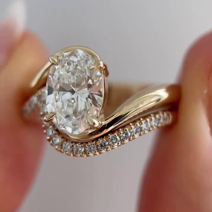 Oval 2.50tcw Lab Grown Diamond Bypass Set Engagement Ring With Band, D-E-F Color, VVS-VS Clarity